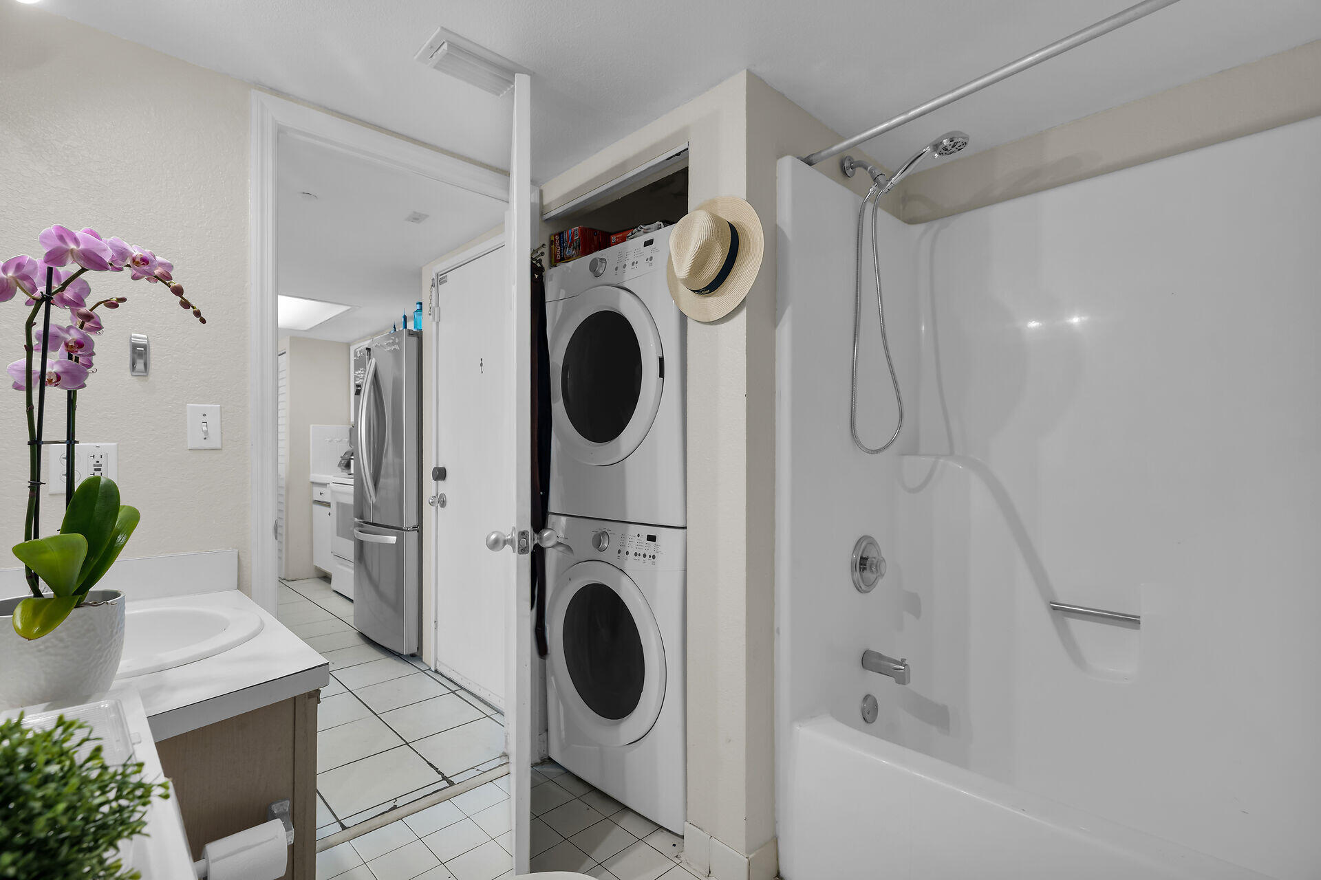 3635 Seaside Drive Unit: APT 213