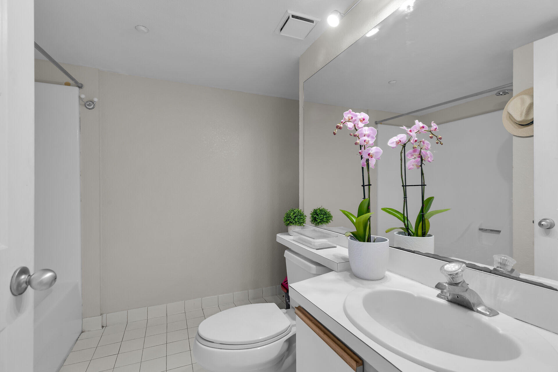 3635 Seaside Drive Unit: APT 213