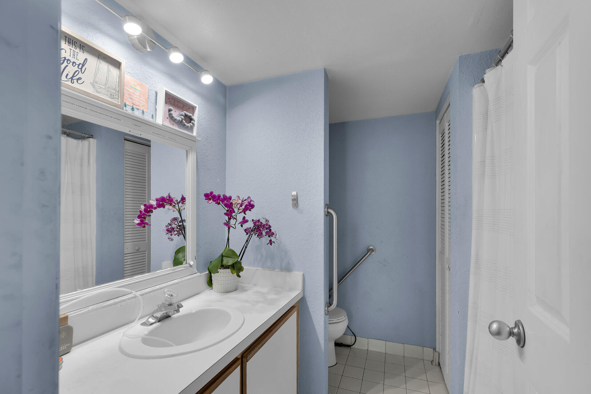 3635 Seaside Drive Unit: APT 213