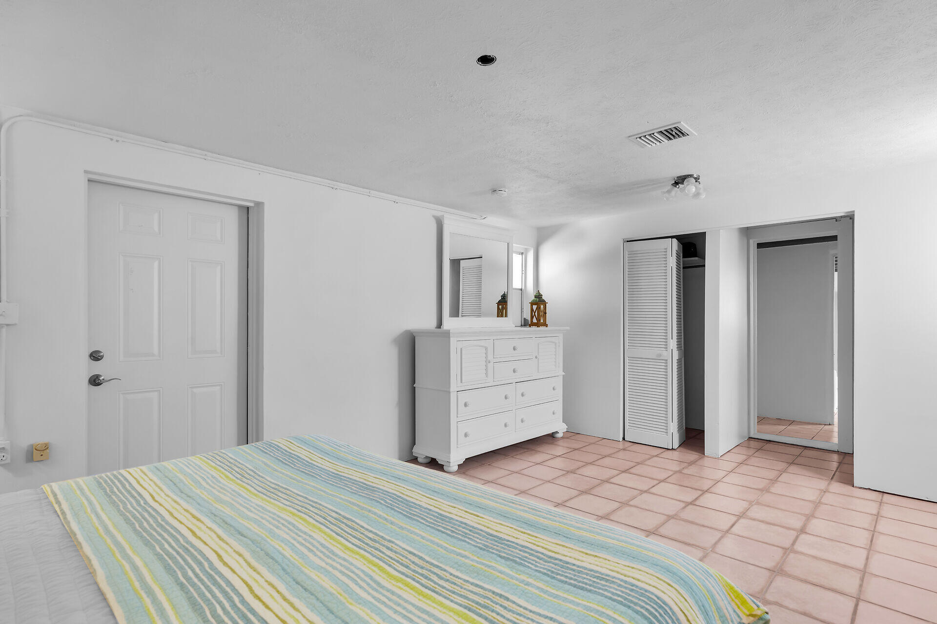 27001 Overseas Highway