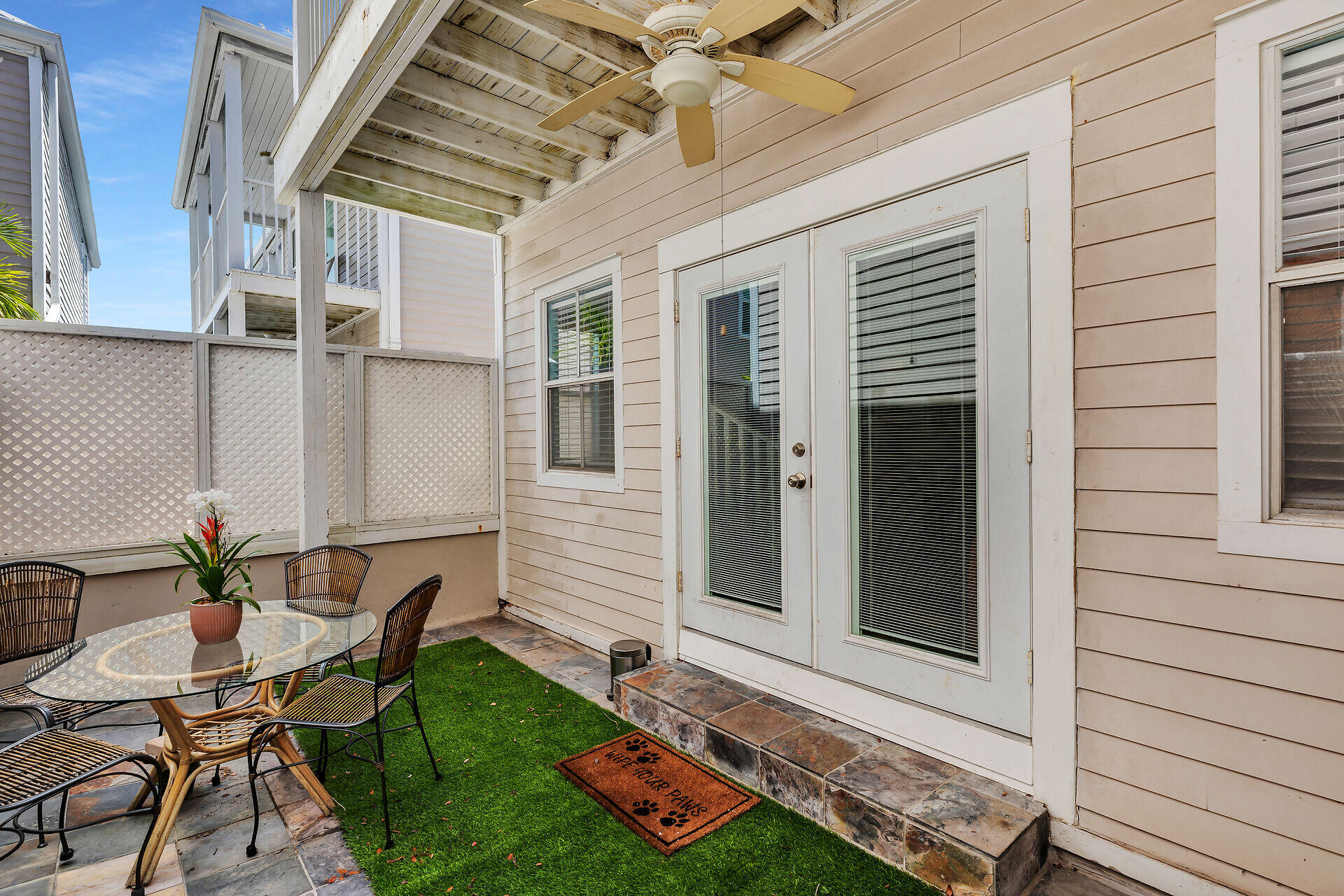 1075 Duval Street Unit: APT R10