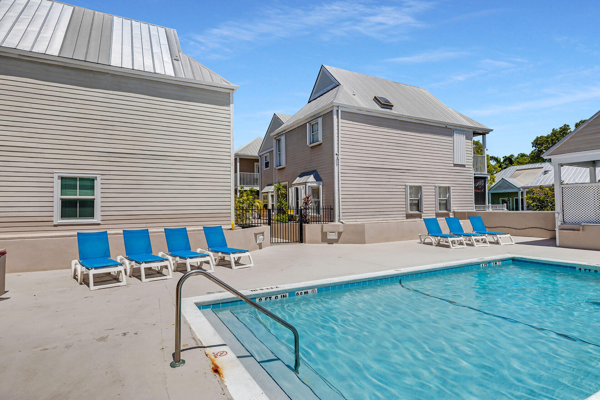 1075 Duval Street Unit: APT R10