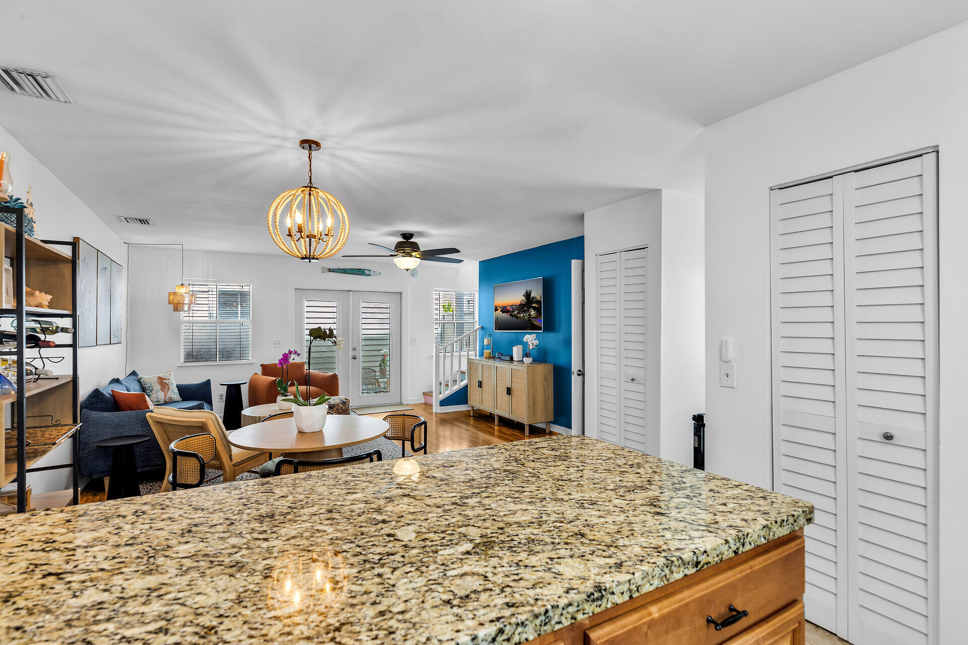 1075 Duval Street Unit: APT R10