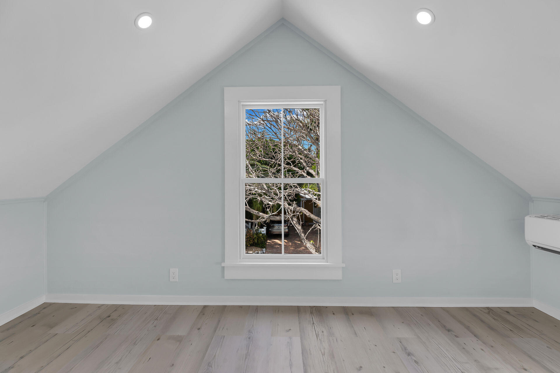 1420 Petronia Street Unit: 2