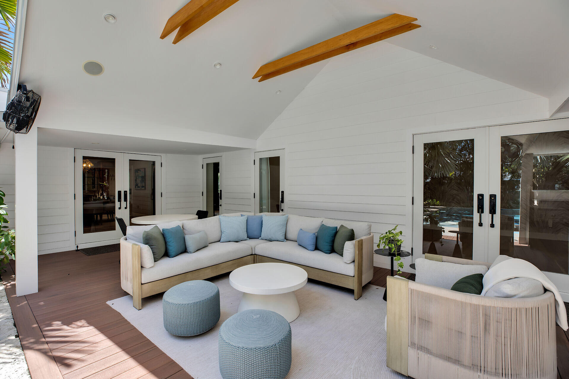 411 Louisa Street
