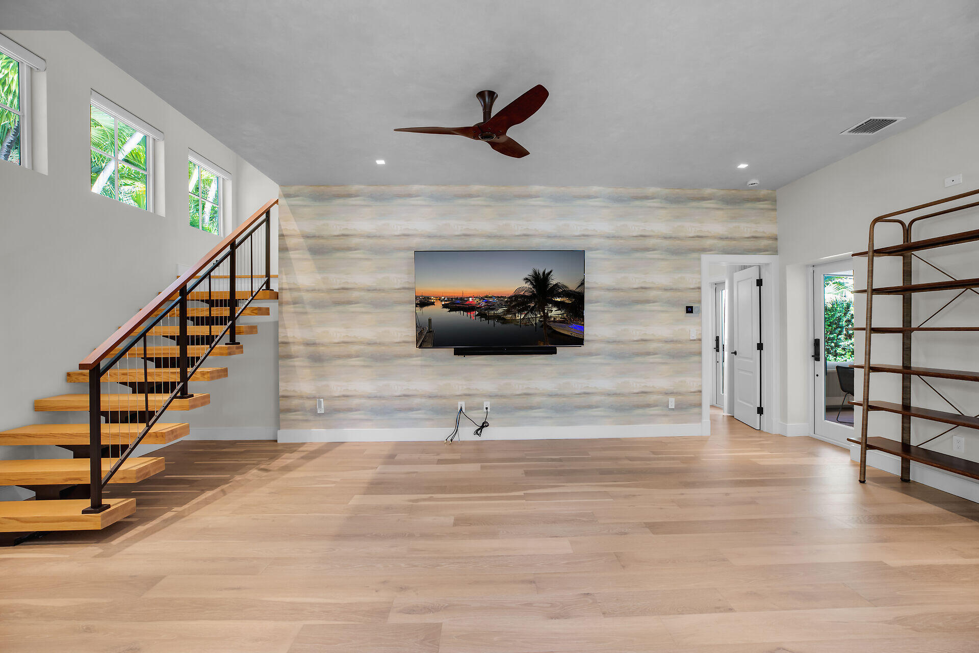 411 Louisa Street