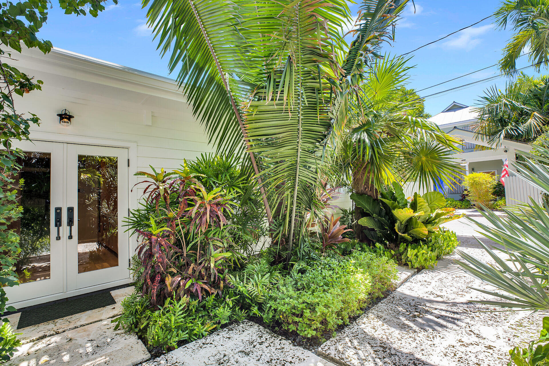 411 Louisa Street