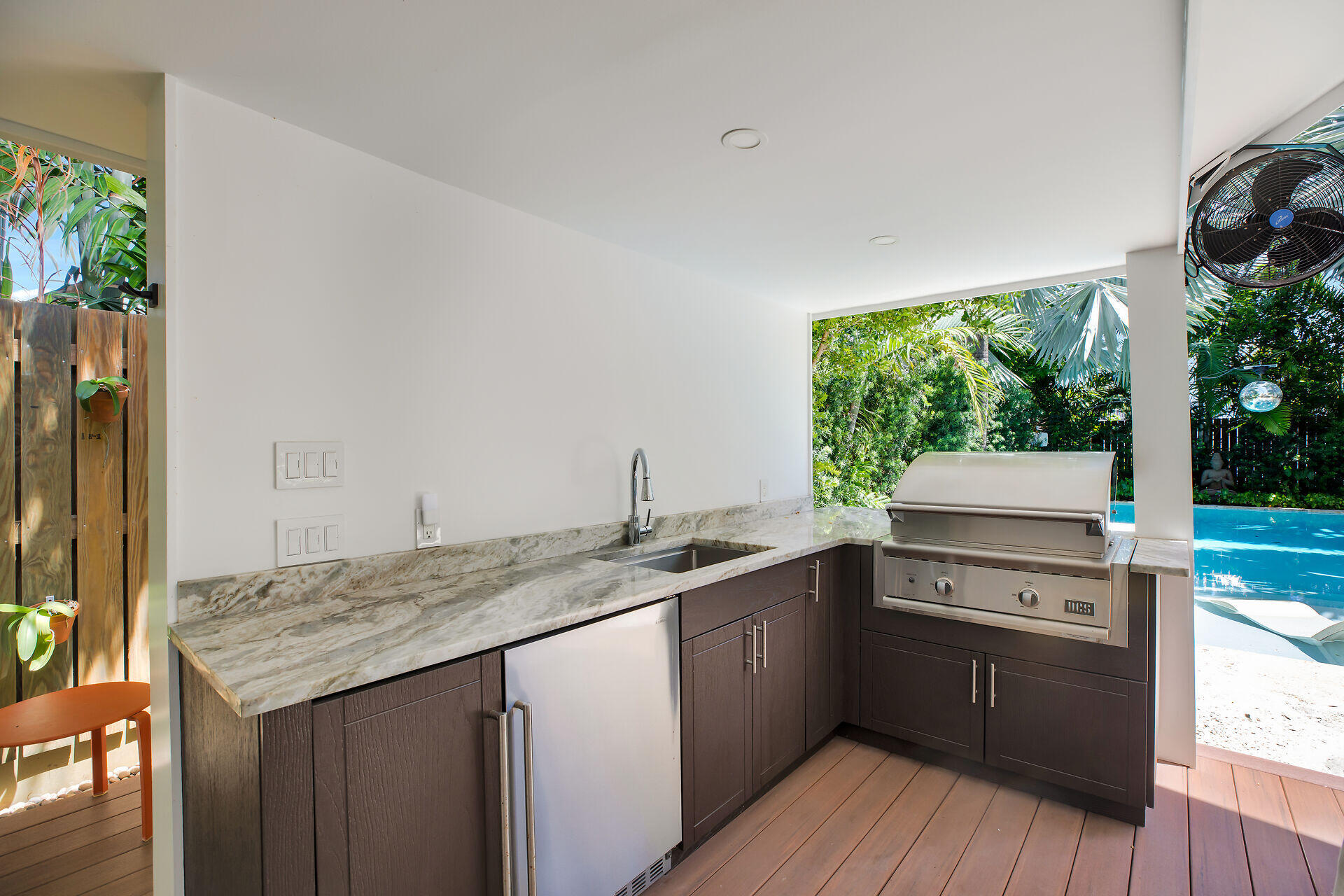 411 Louisa Street
