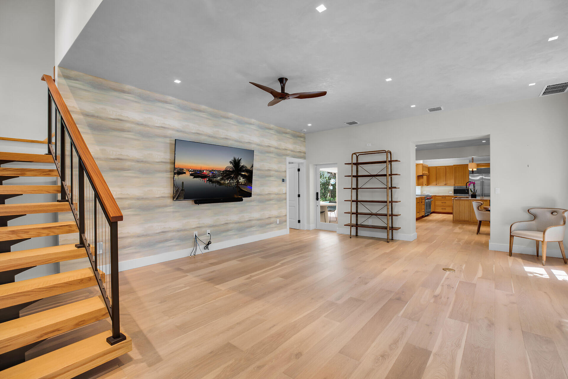 411 Louisa Street