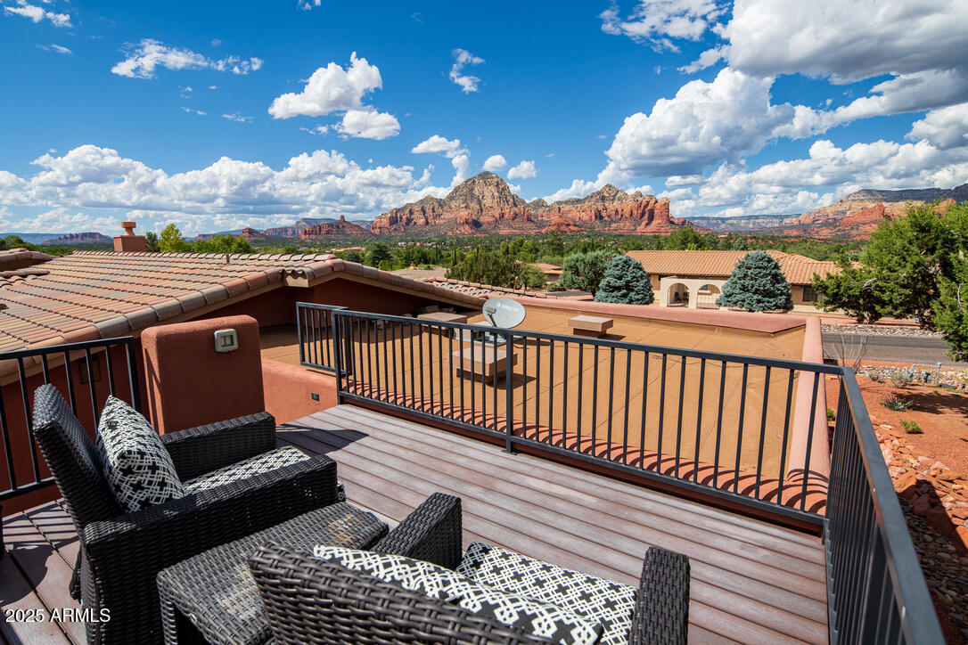 355 SADDLEROCK Circle