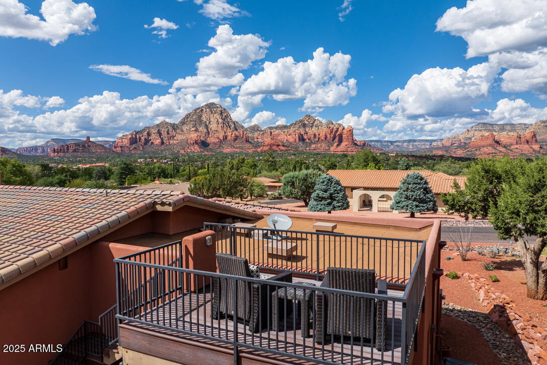 355 SADDLEROCK Circle