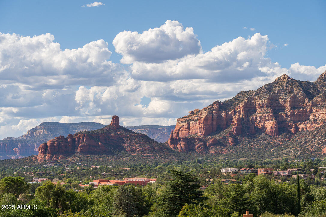 355 SADDLEROCK Circle