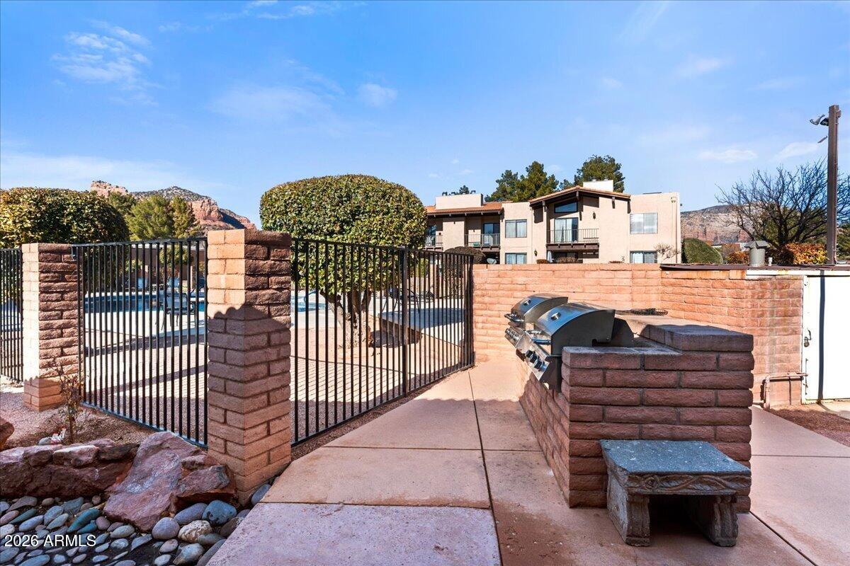 65 VERDE VALLEY SCHOOL Road D5