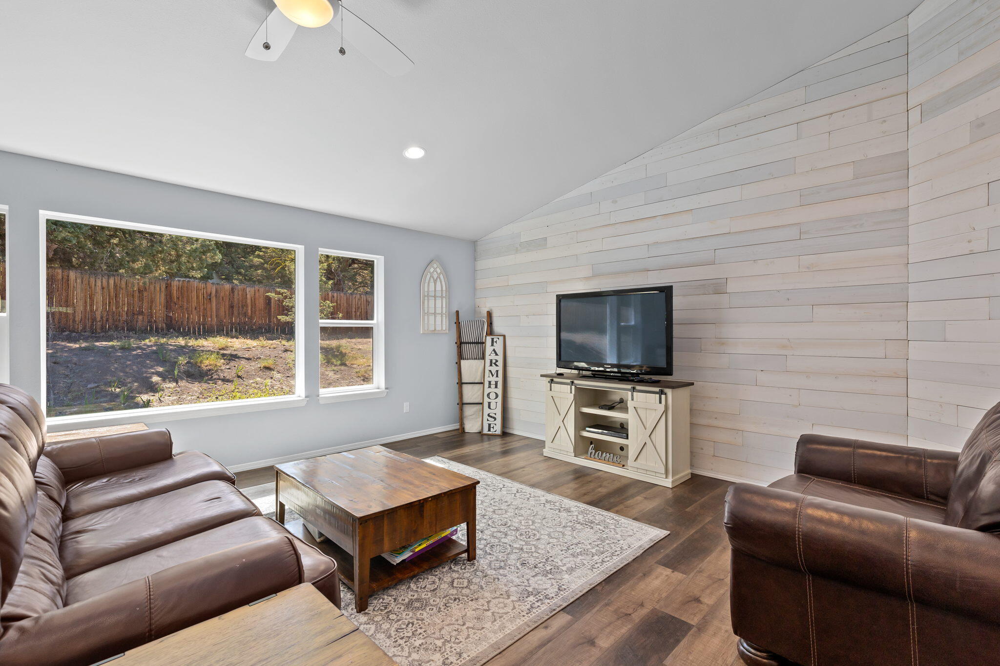 9255 SW Sundown Canyon Road