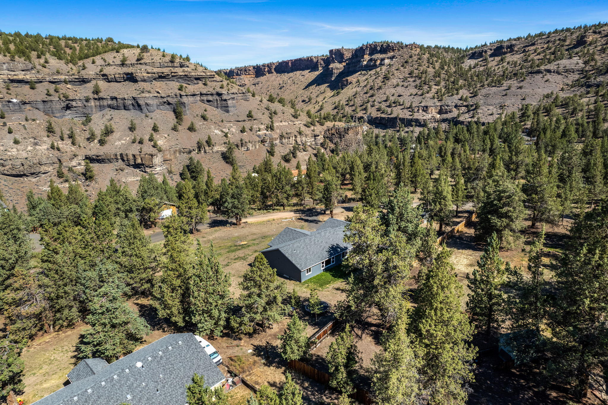 9255 SW Sundown Canyon Road