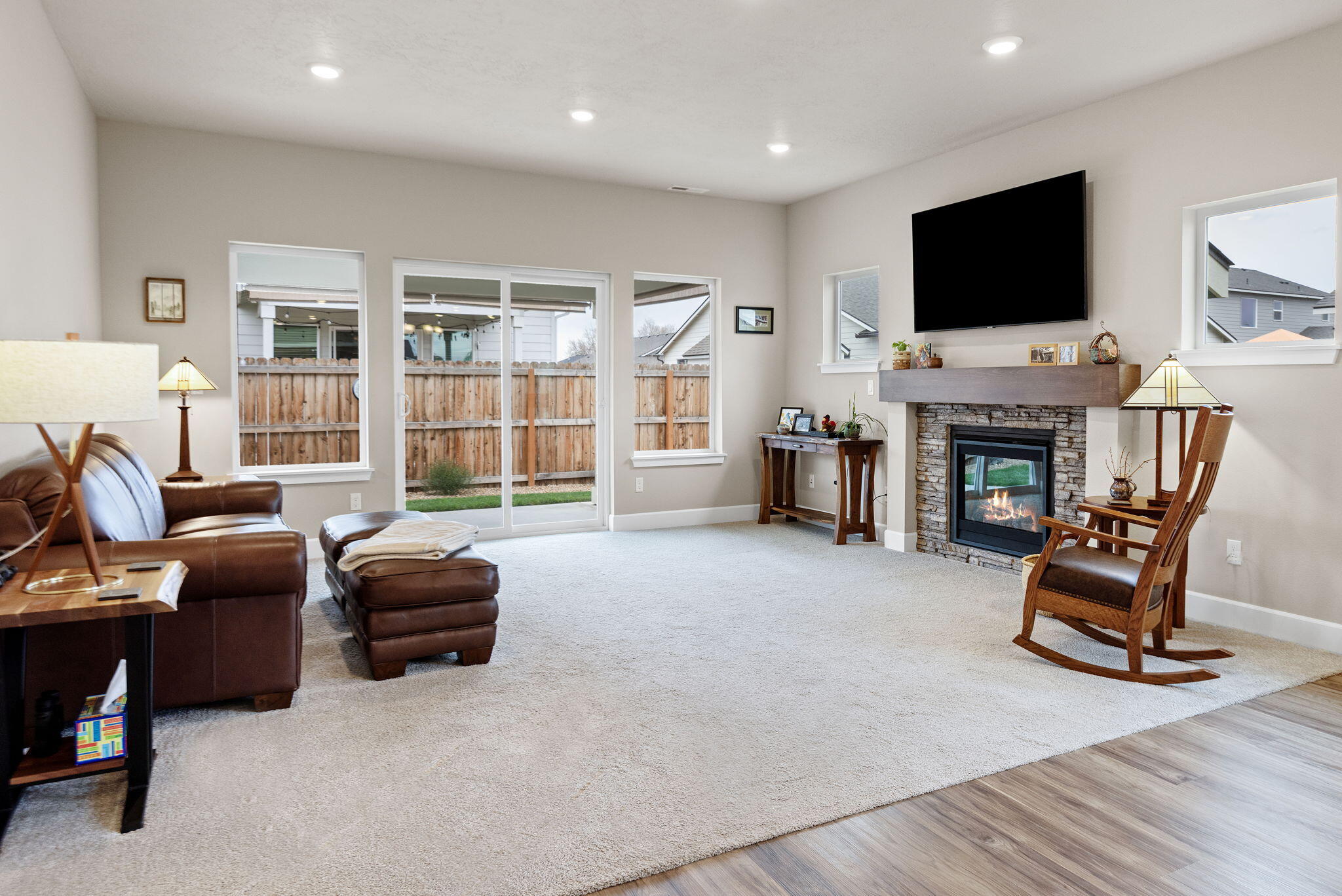 233 NW Double Eagle Avenue