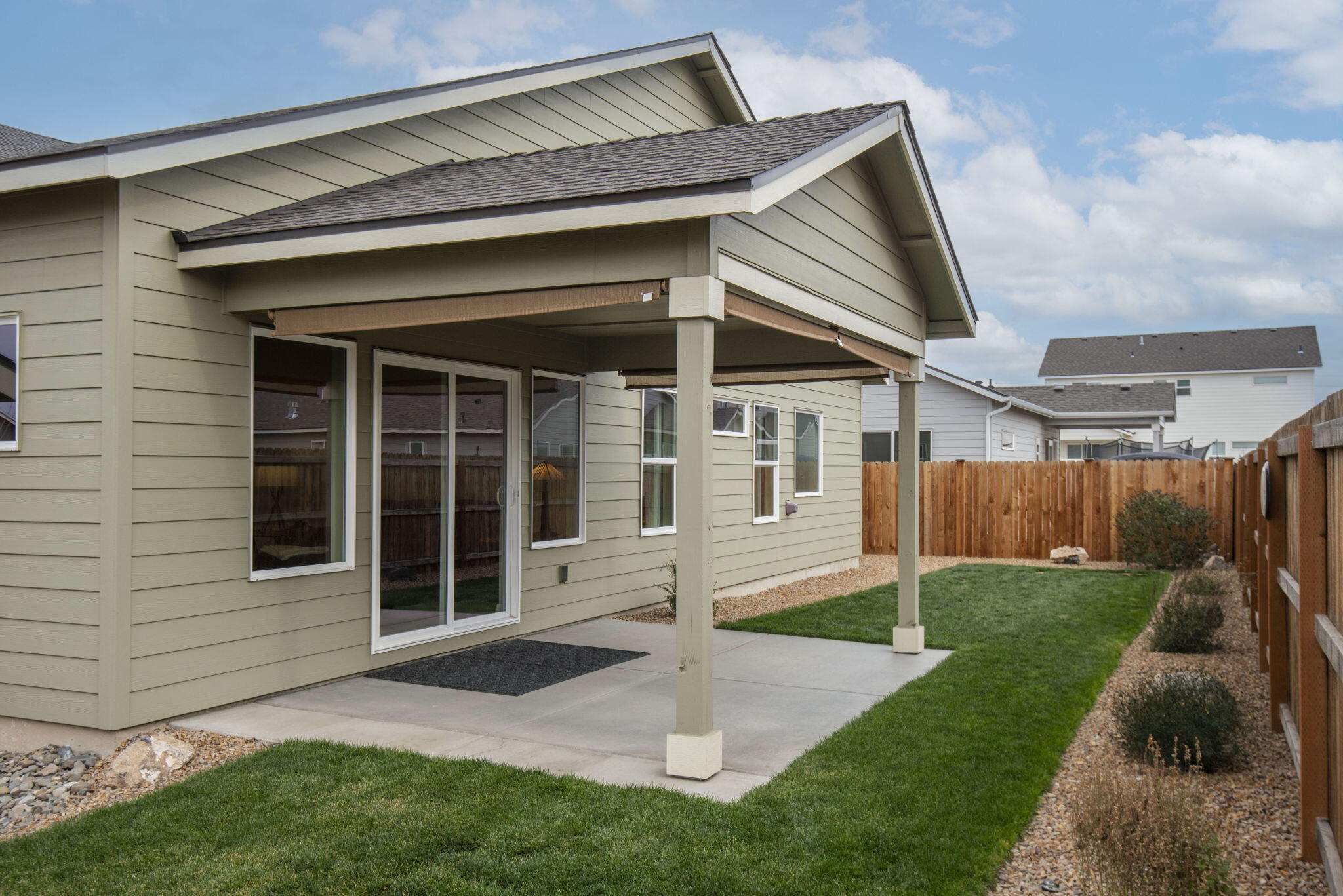233 NW Double Eagle Avenue