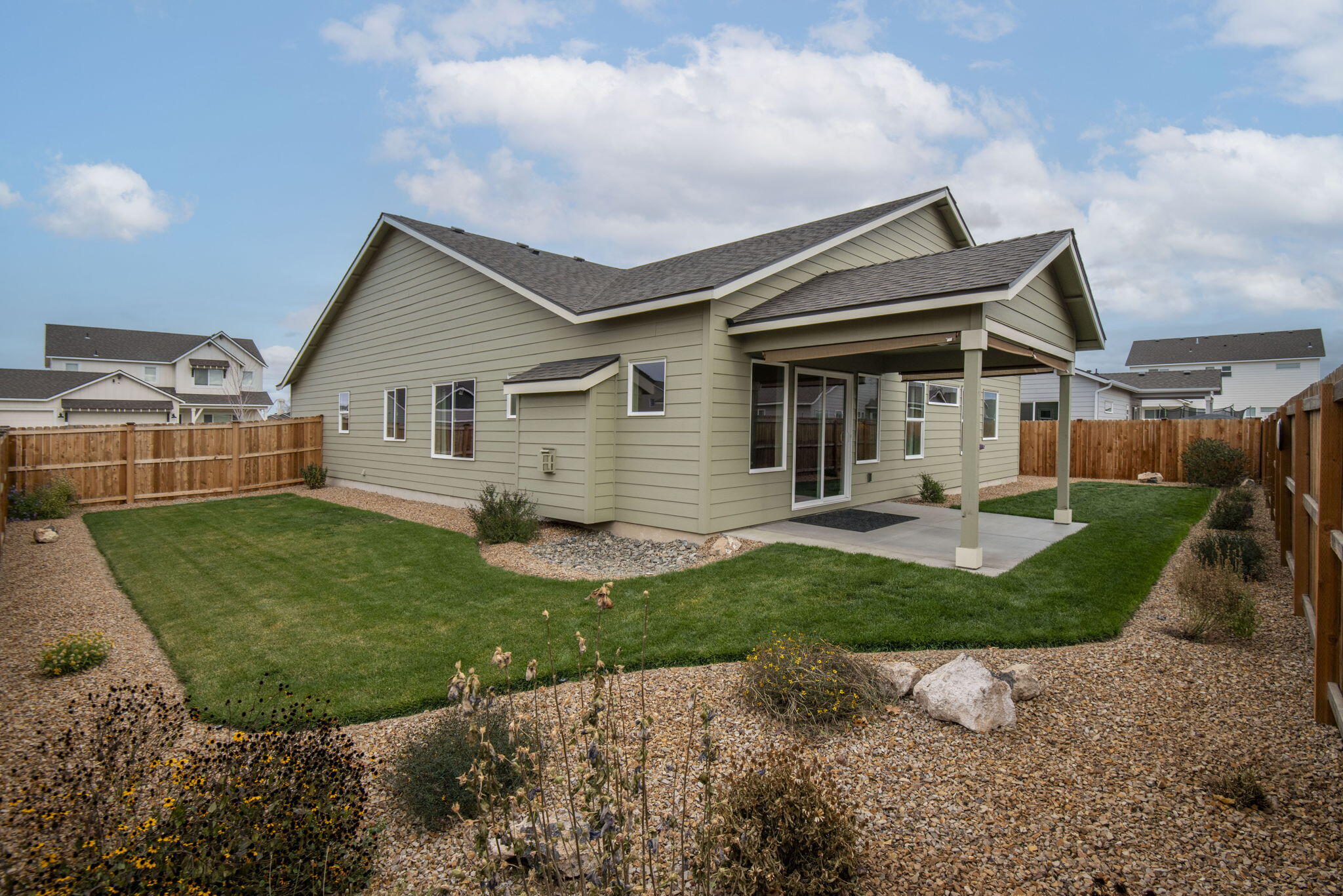 233 NW Double Eagle Avenue