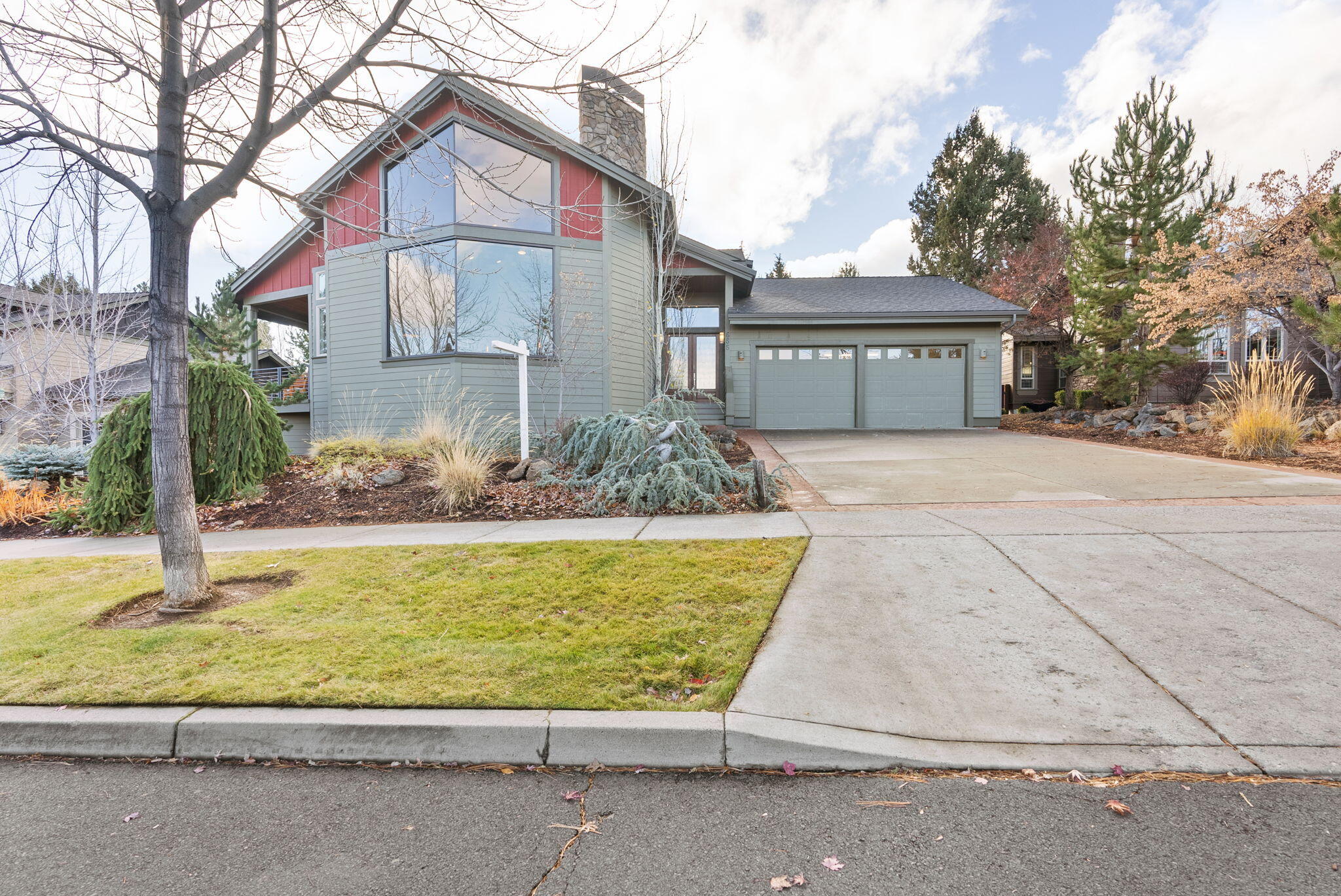 655 NW Yosemite Drive
