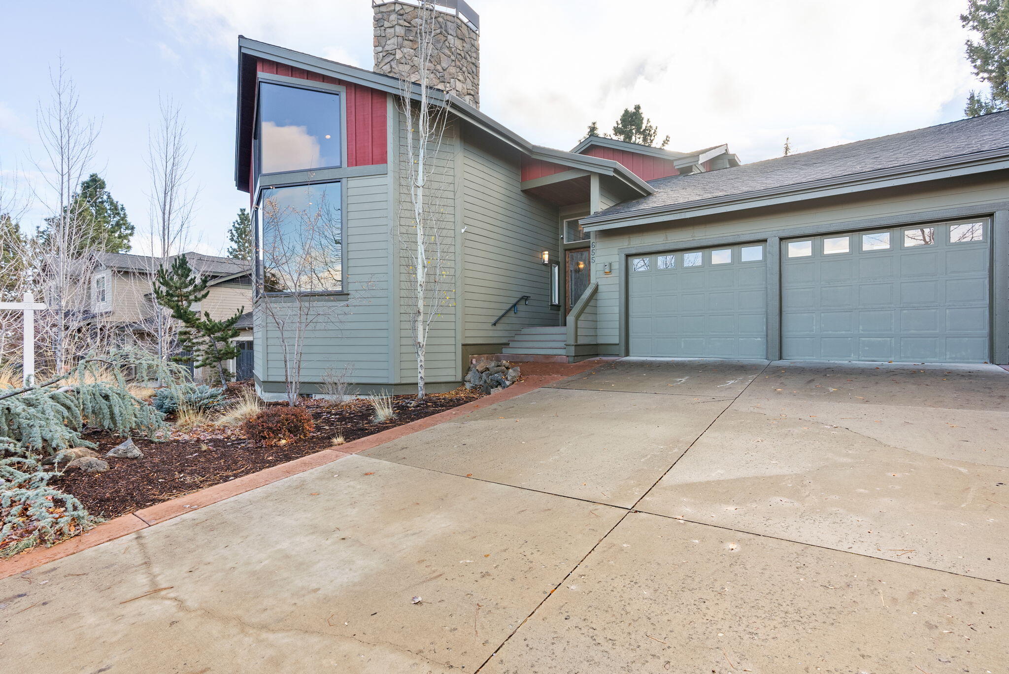 655 NW Yosemite Drive