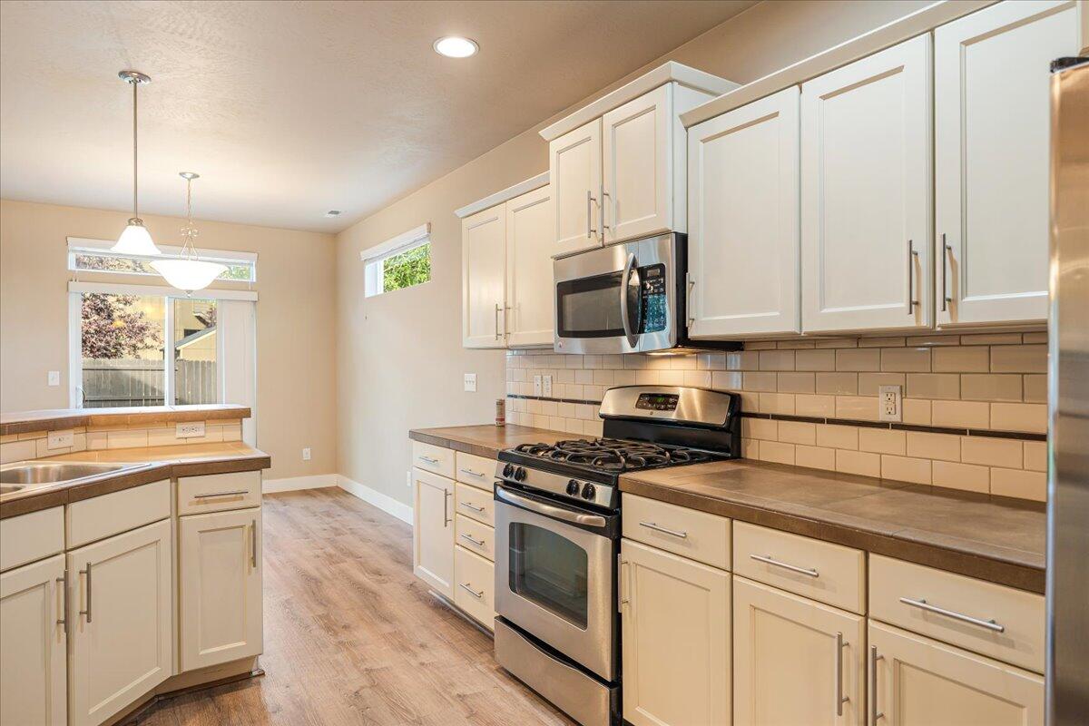 61131 Brown Trout Place