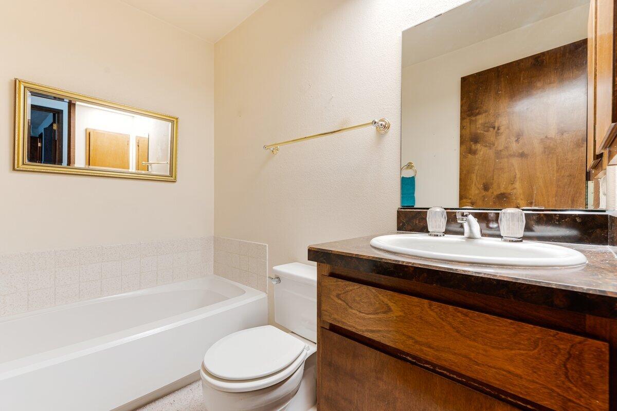 4059 NW Lower Village Road
