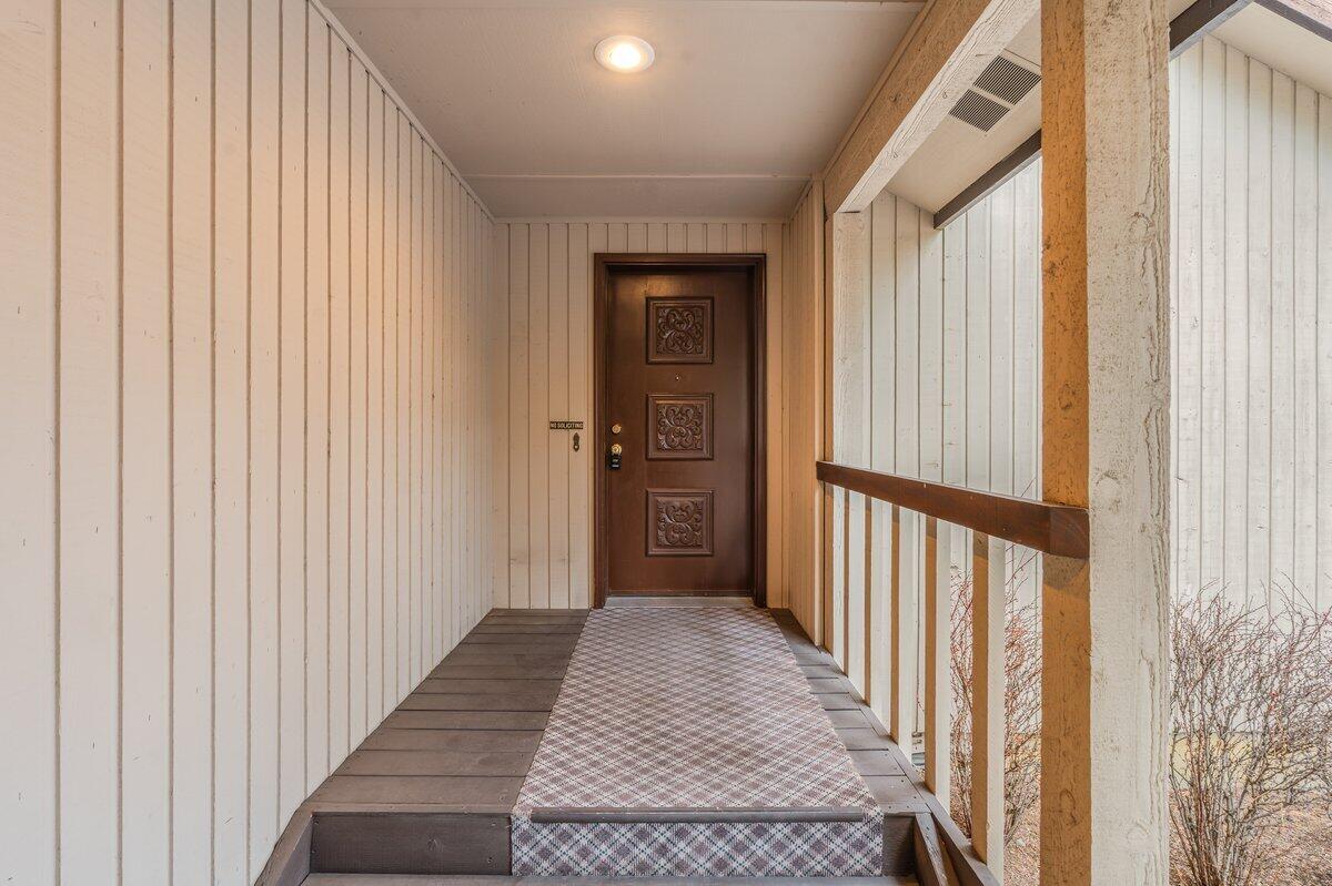 4059 NW Lower Village Road