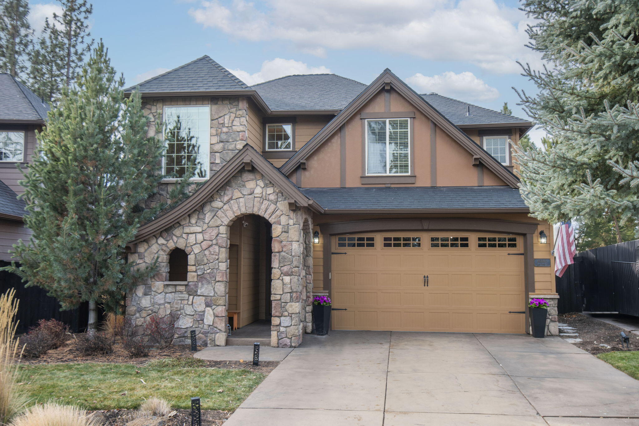 60313 Sage Stone Loop