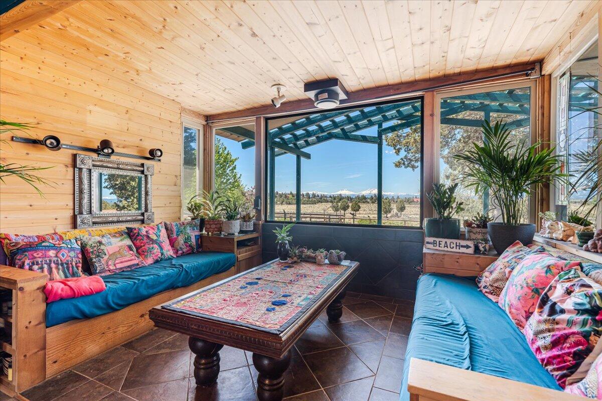 12400 SW Peninsula Drive