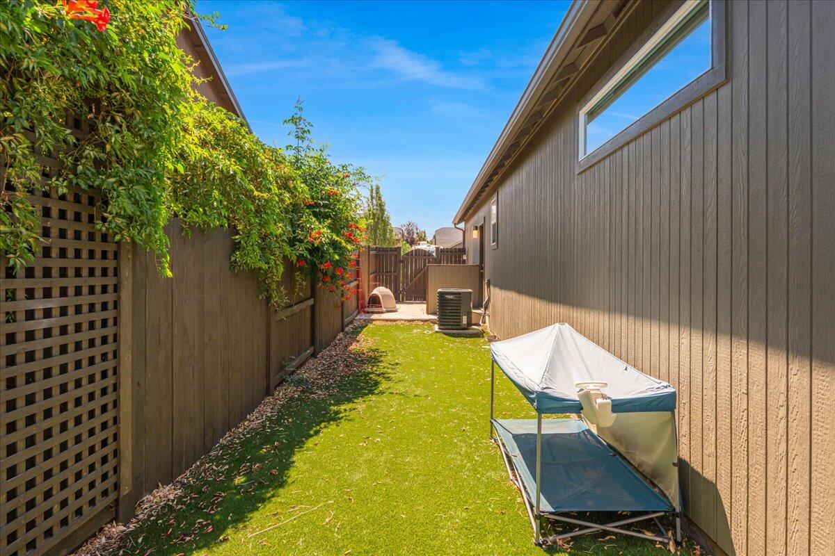 2764 NE Spring Water Place