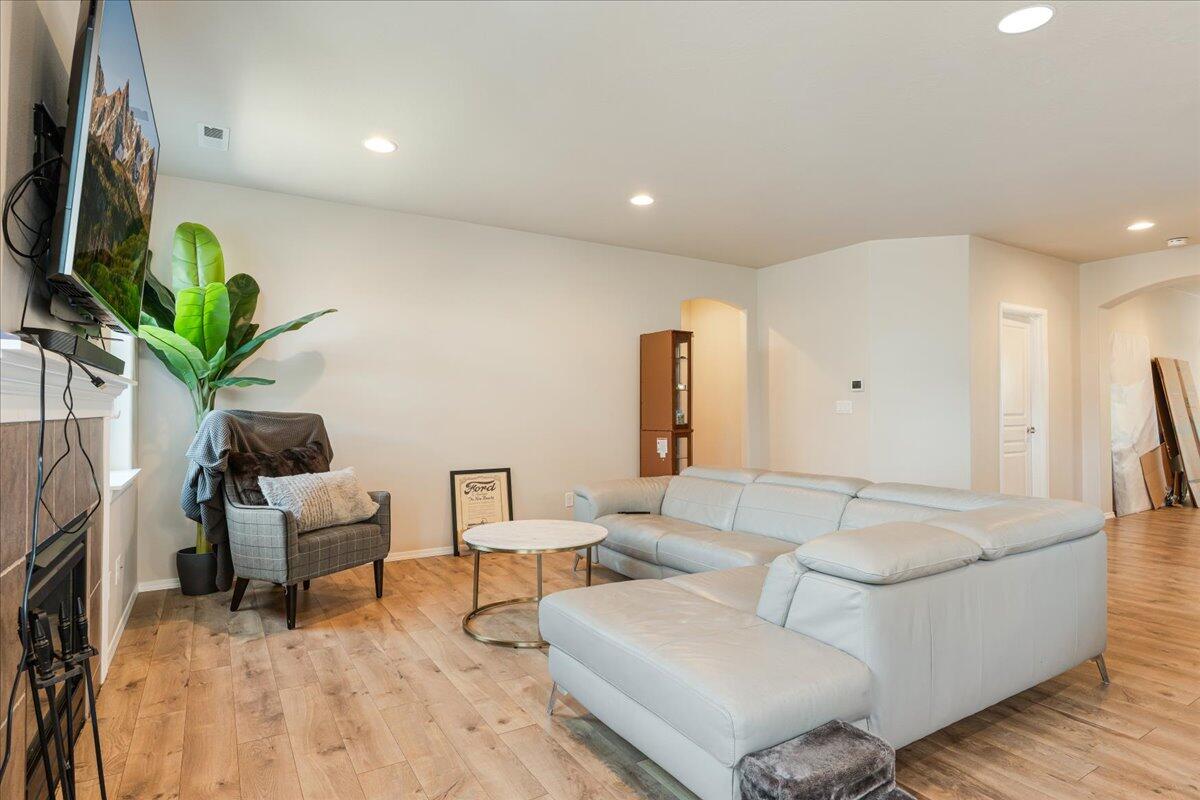 2764 NE Spring Water Place