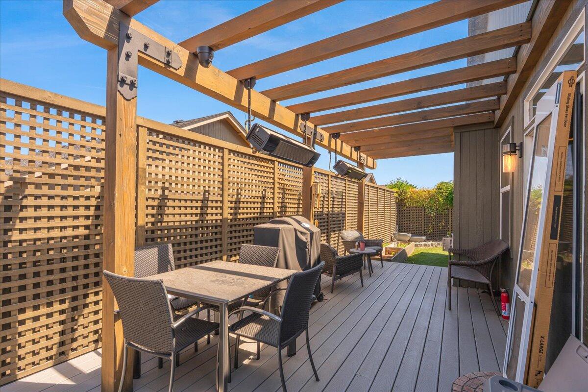 2764 NE Spring Water Place