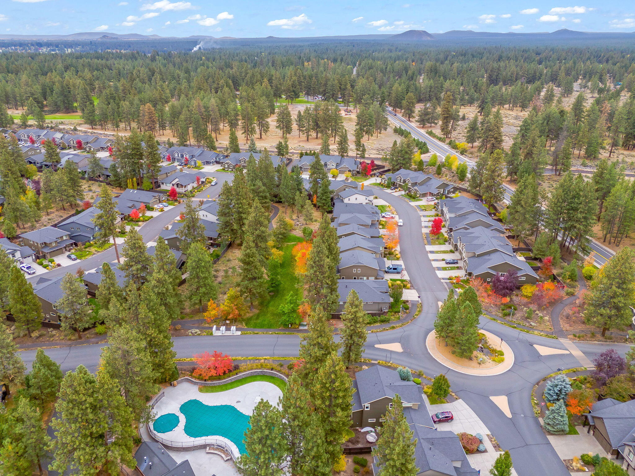 60383 Hedgewood Lane