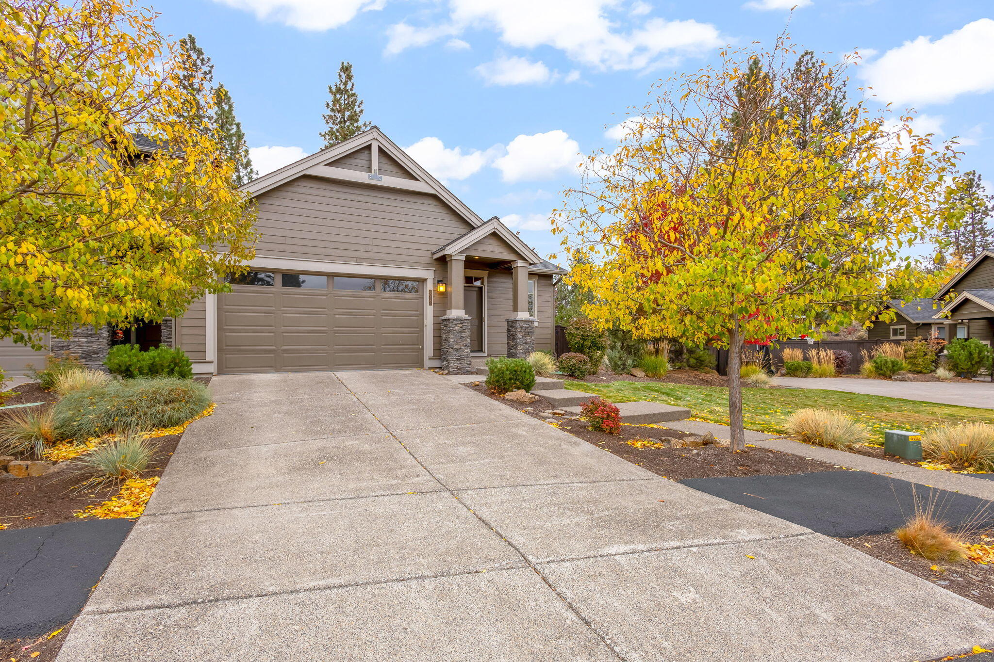 60383 Hedgewood Lane