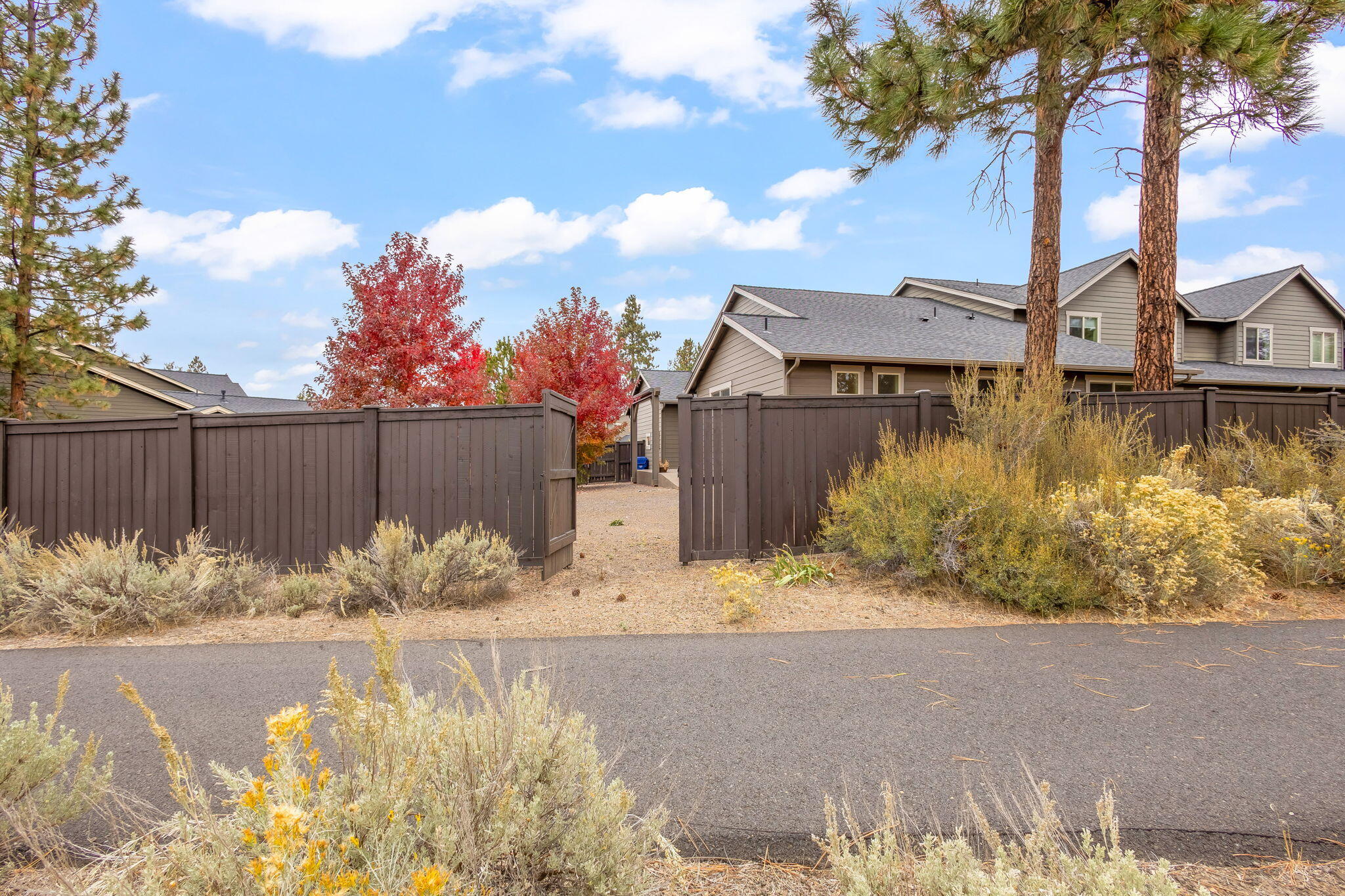 60383 Hedgewood Lane