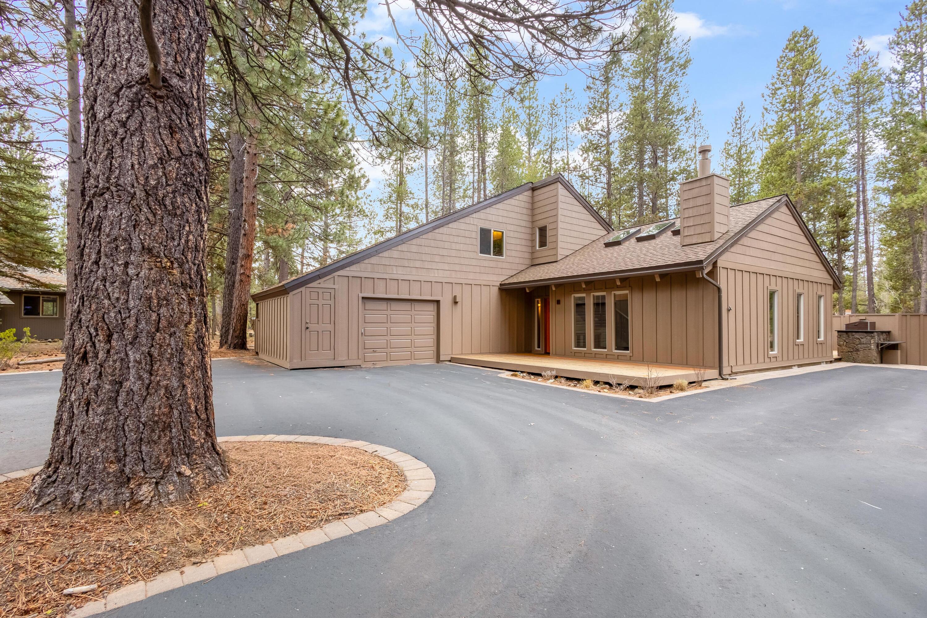 17745 Woodland Lane