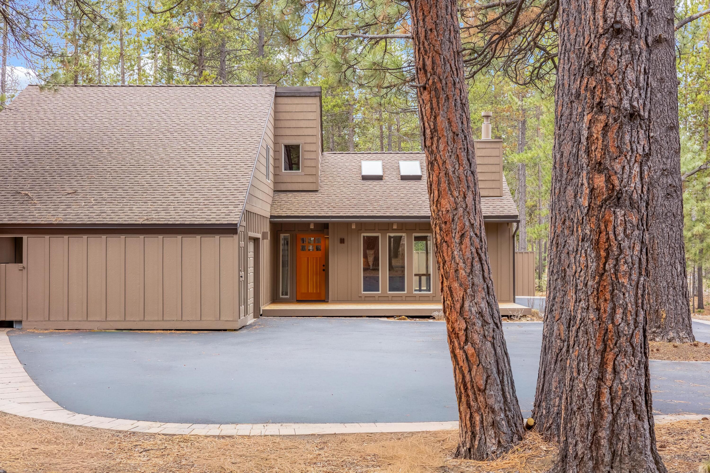 17745 Woodland Lane