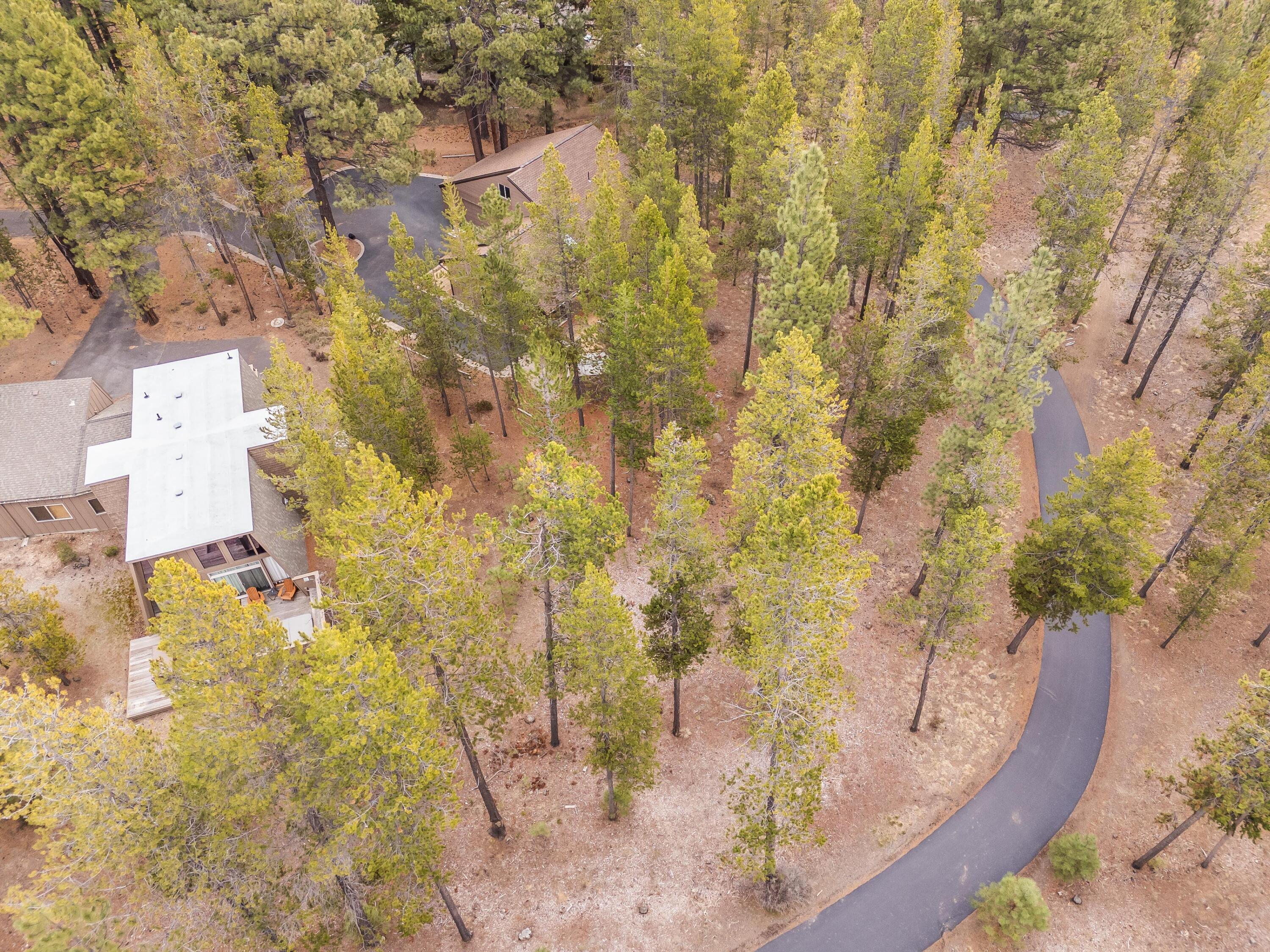17745 Woodland Lane