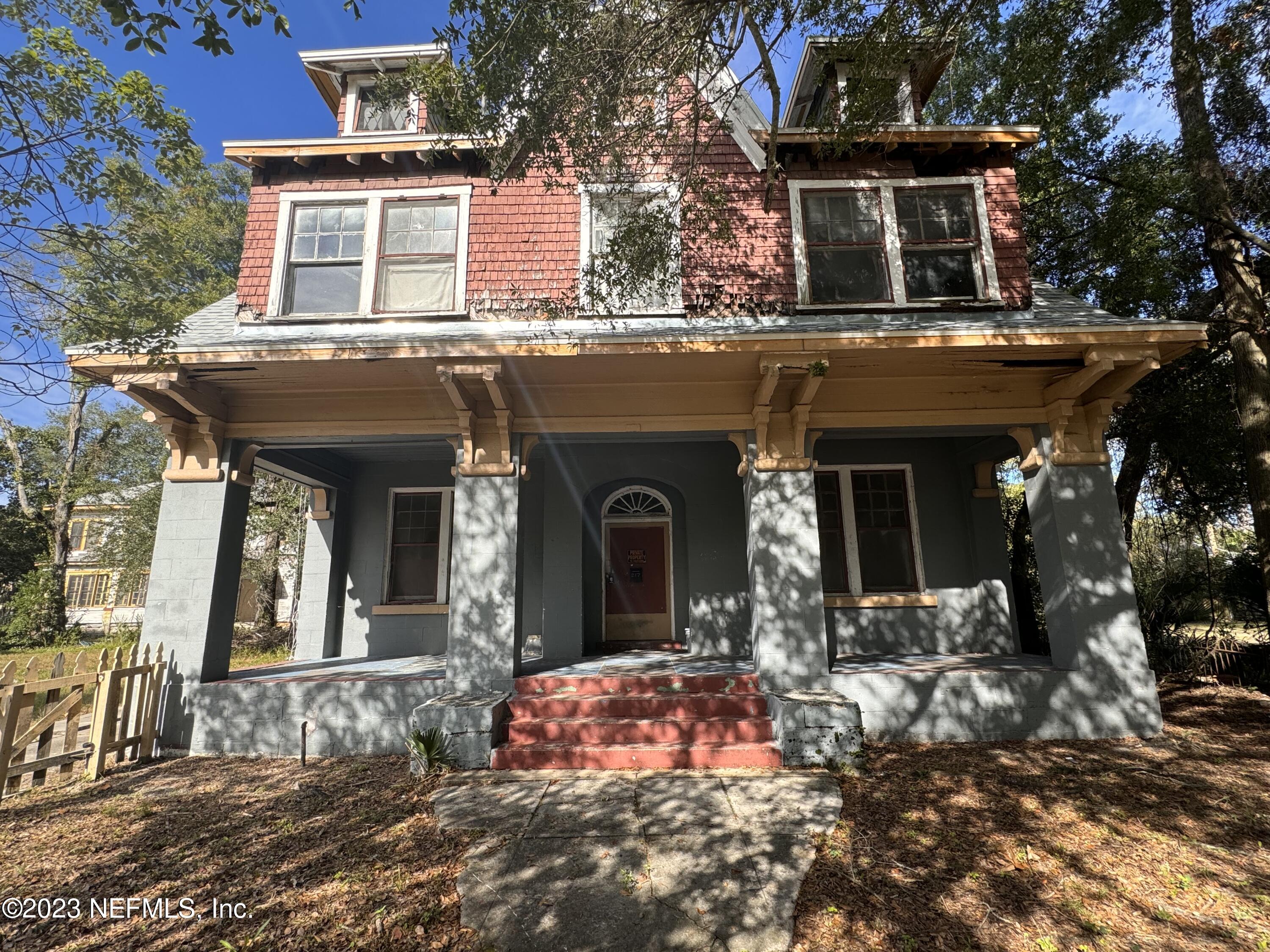 217 E 1ST ST
