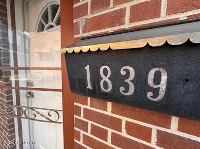 1839 HUBBARD Street