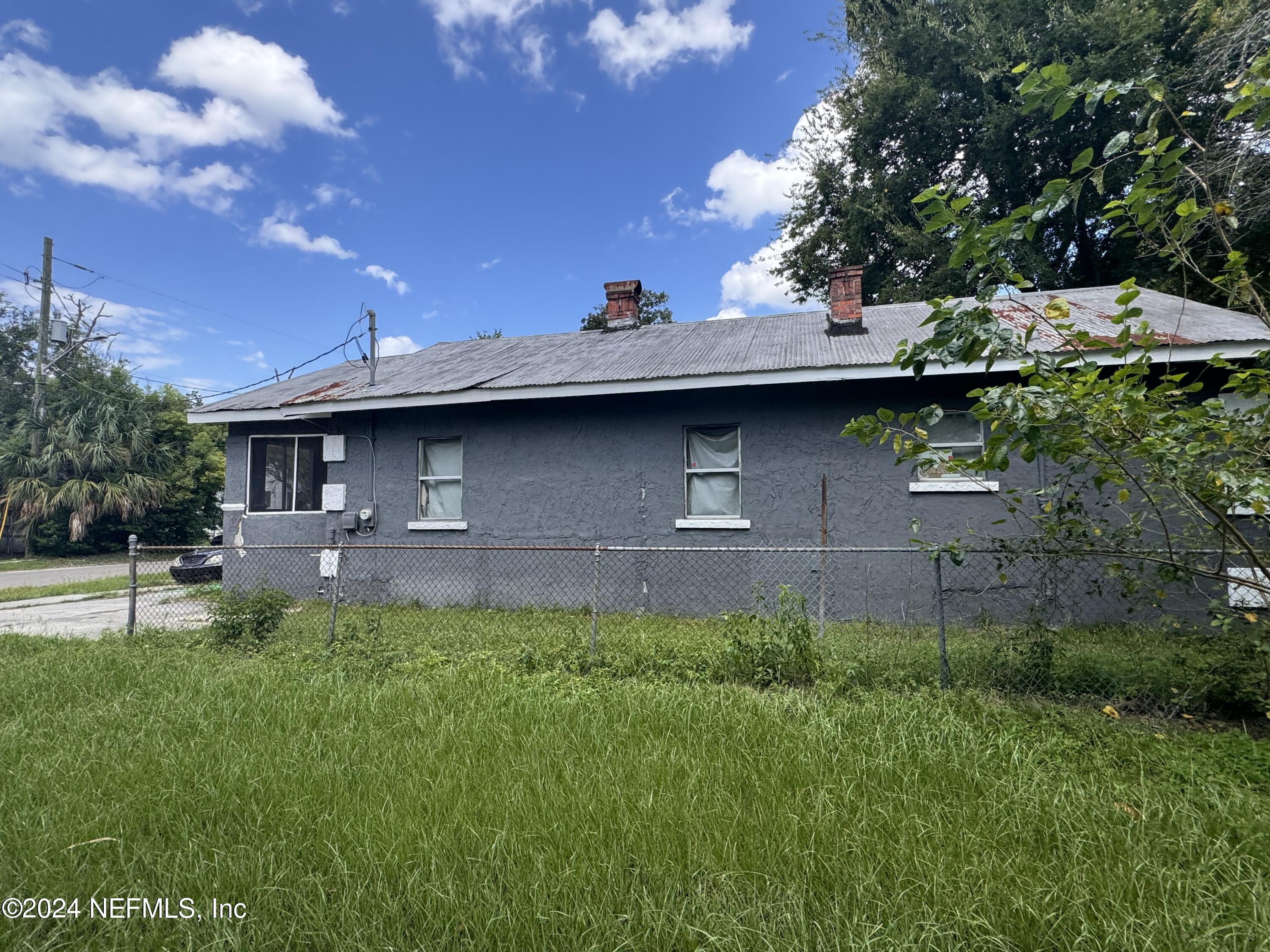 1598 W 22ND Street