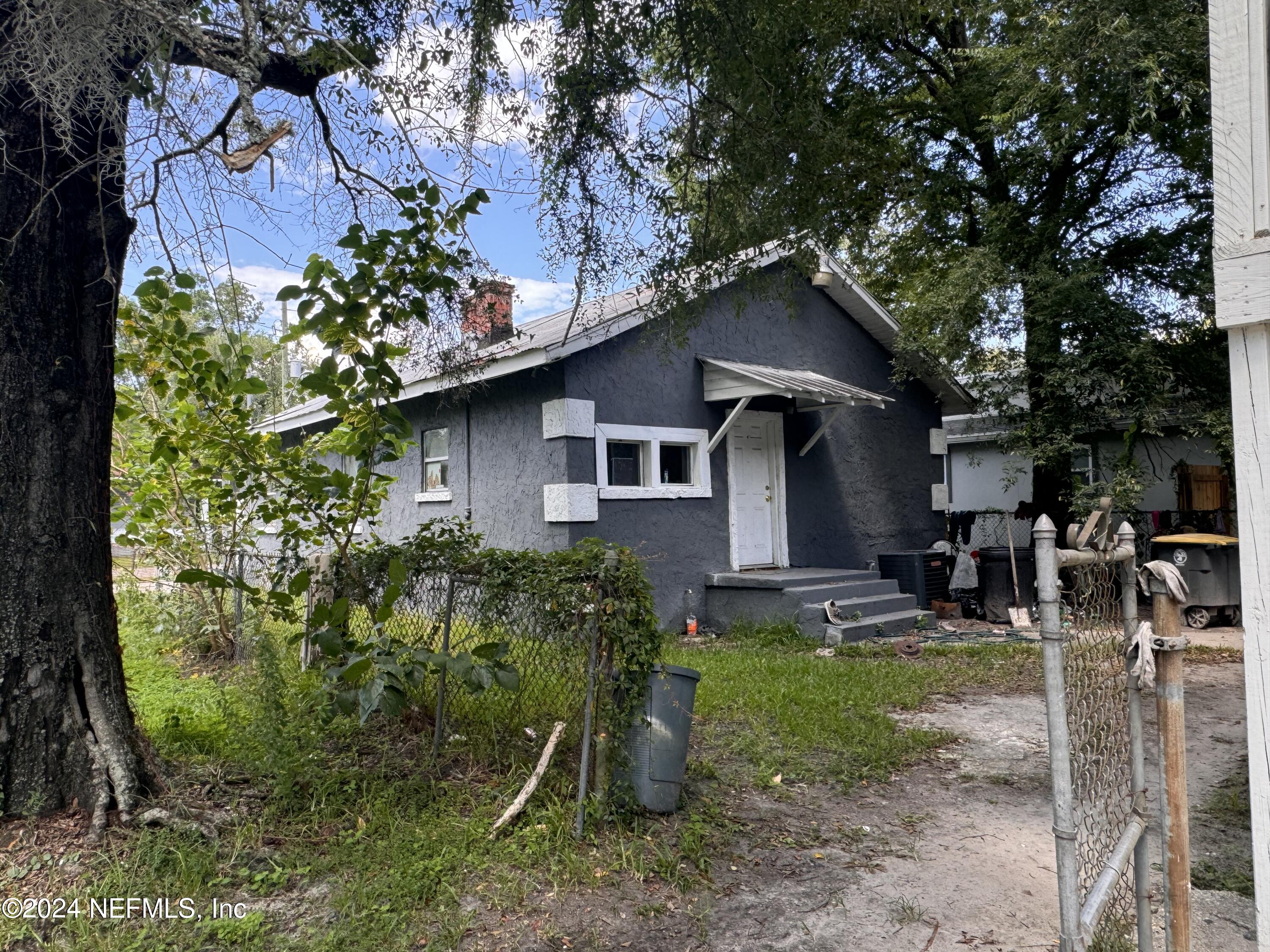 1598 W 22ND Street