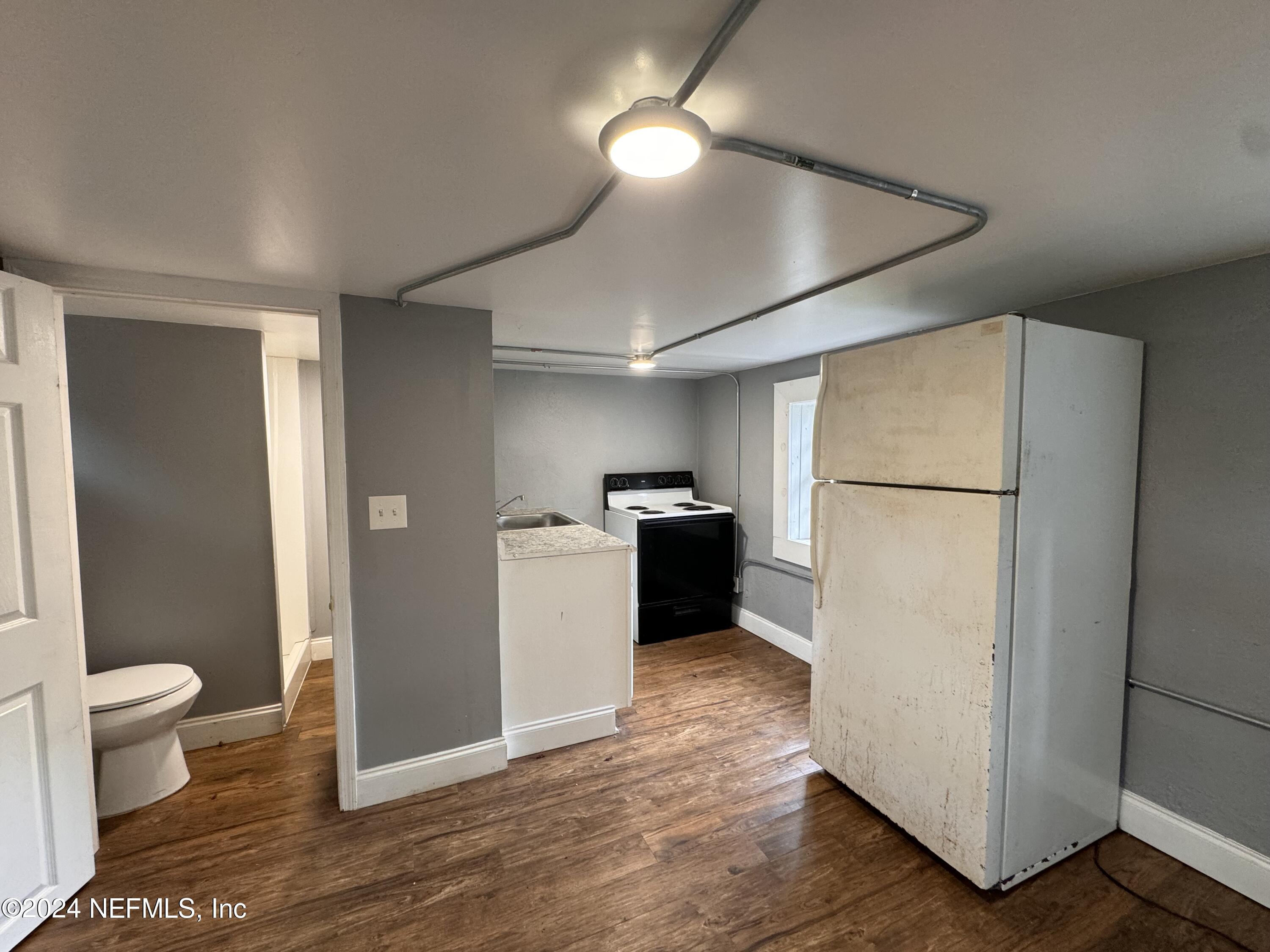 1598 W 22ND Street