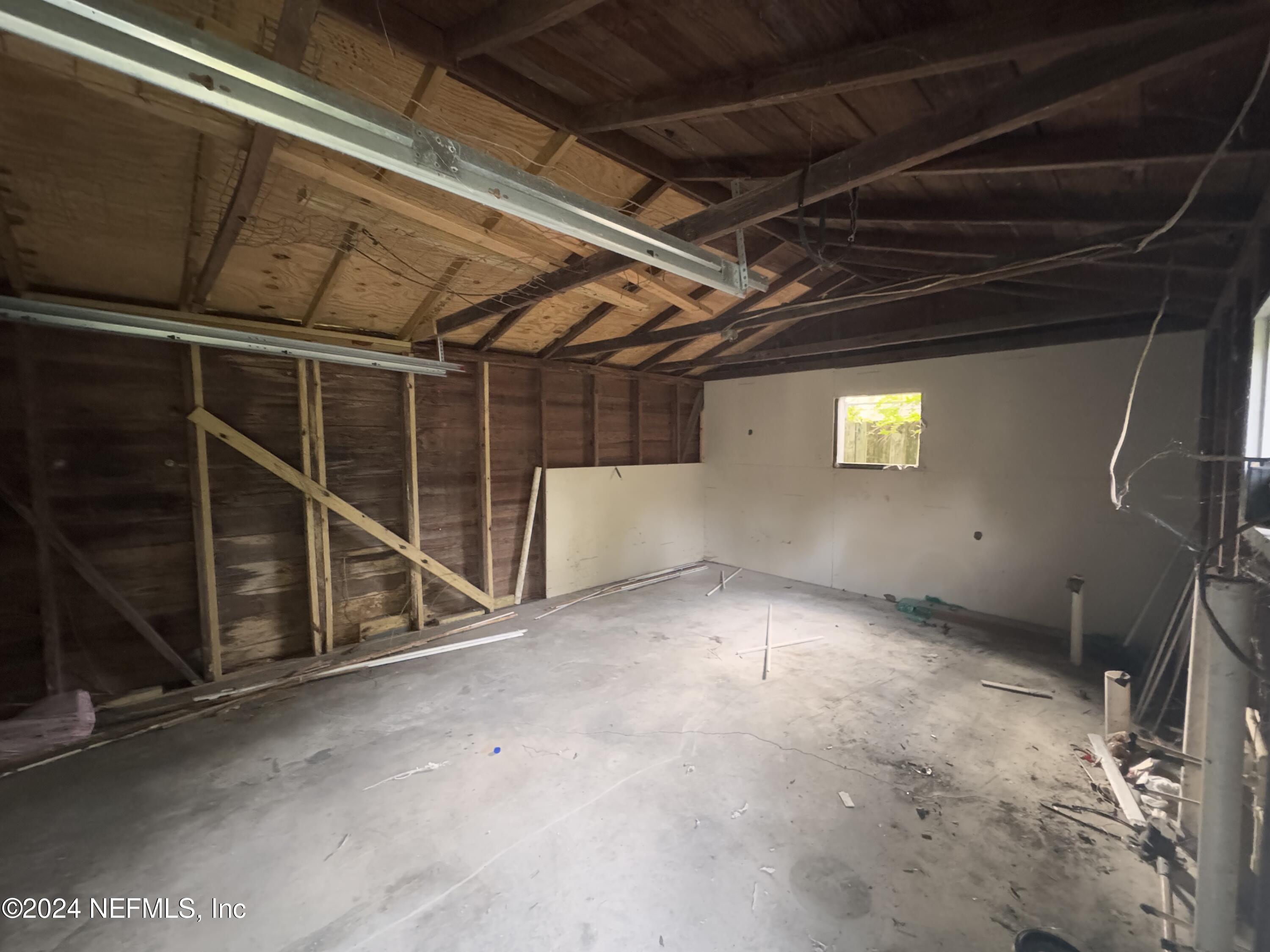 2512 BEAVERBROOK Place