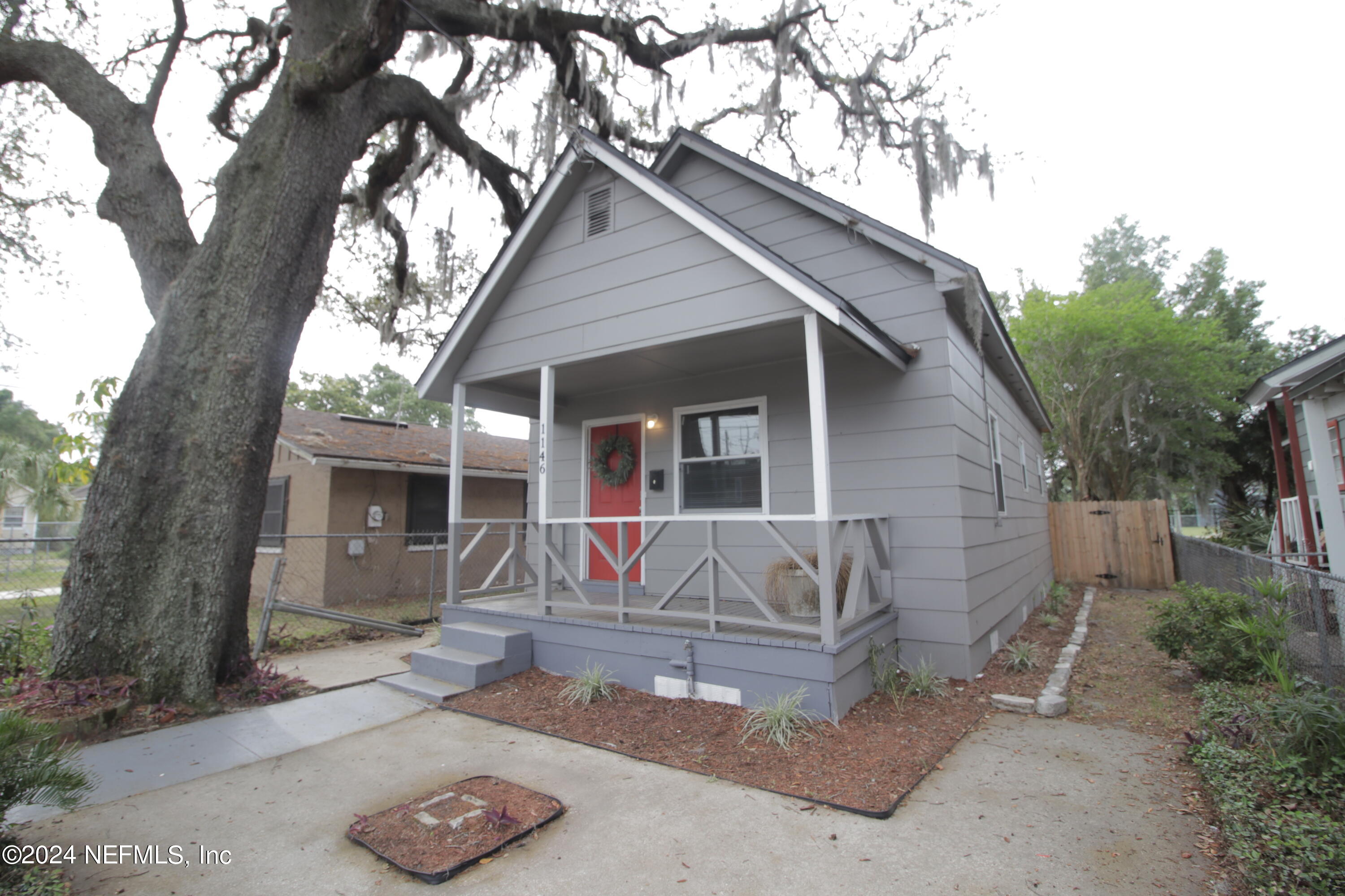 1146 PHELPS Street