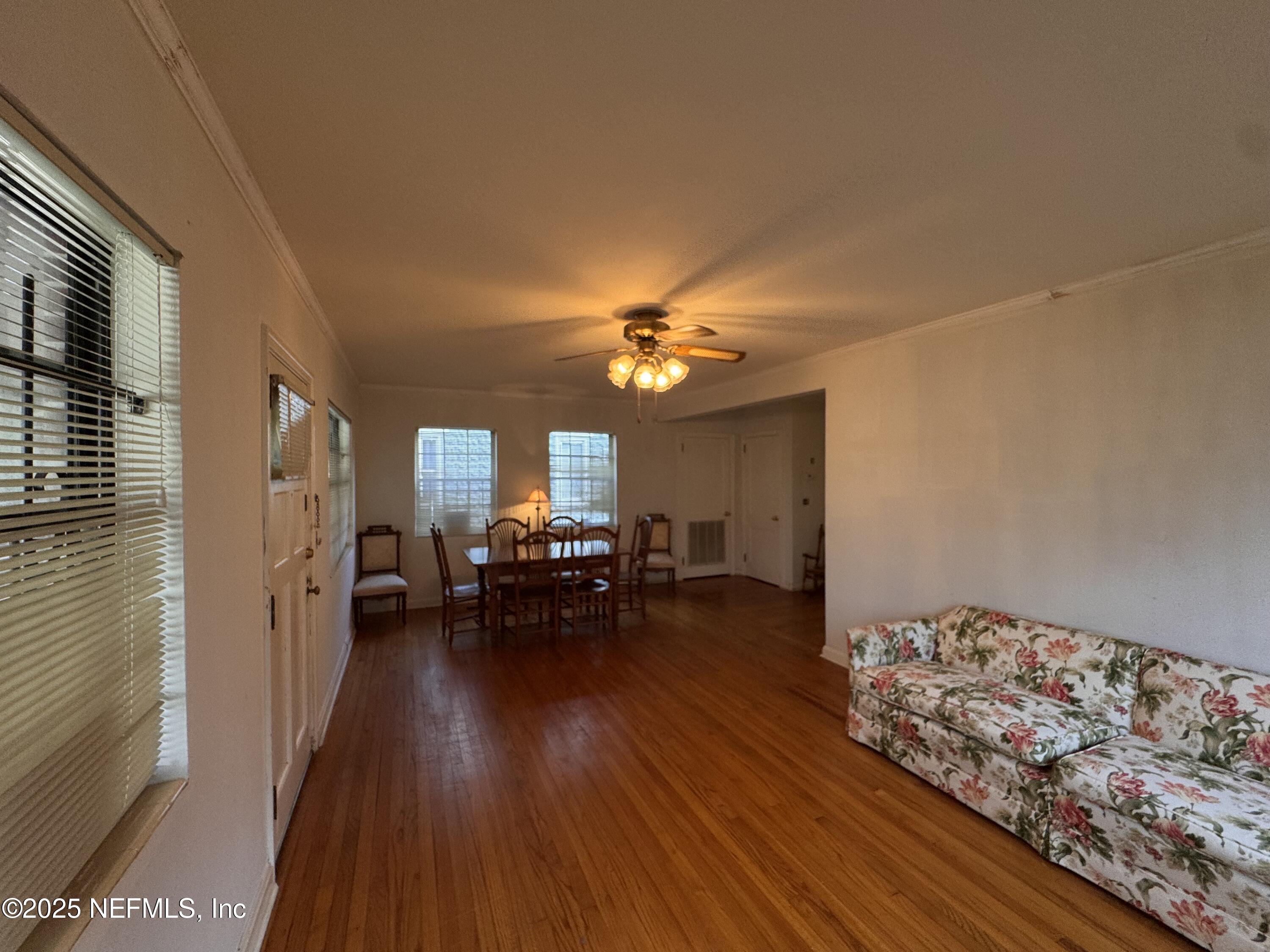 1843 HUBBARD Street