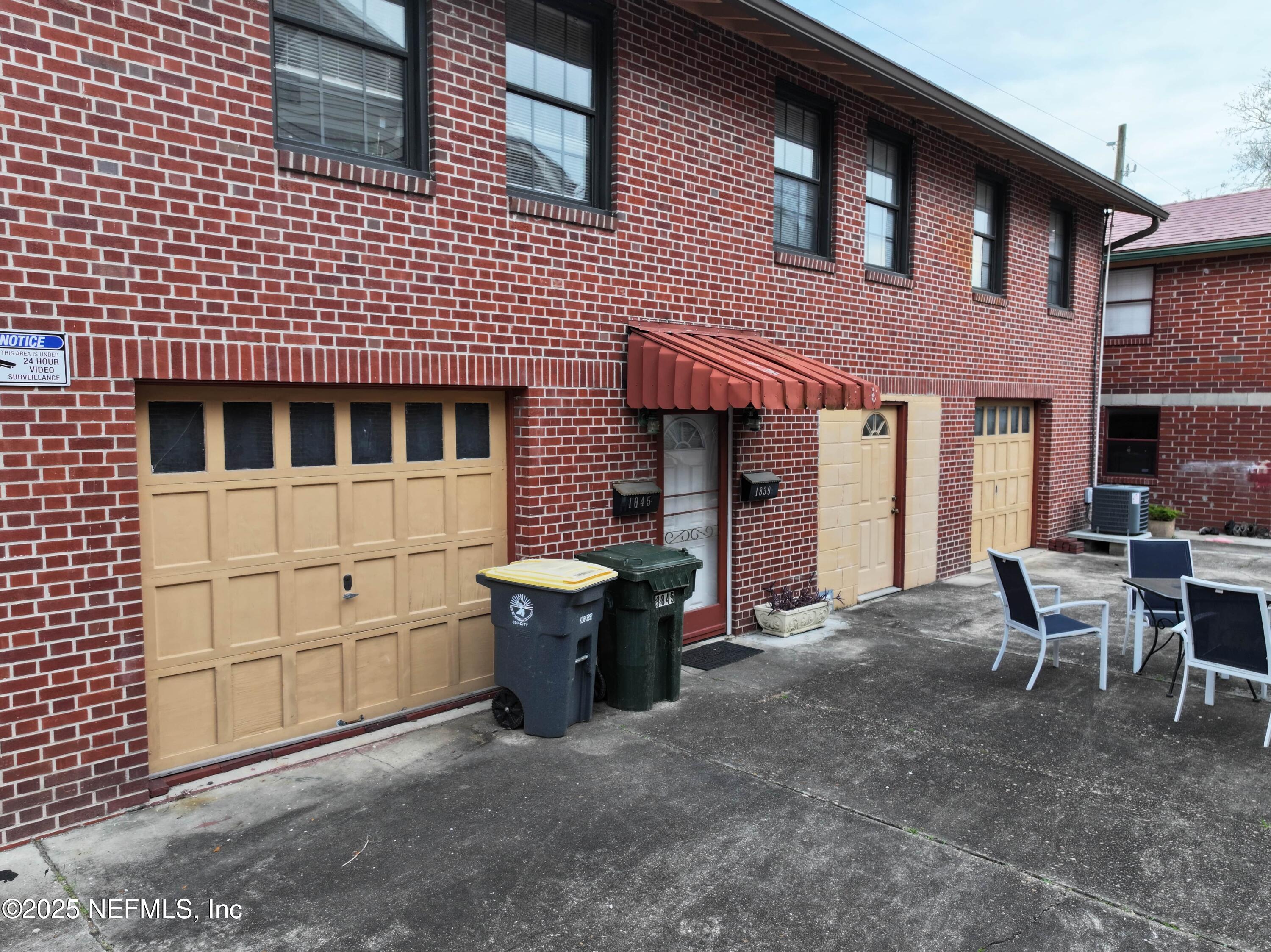 1843 HUBBARD Street