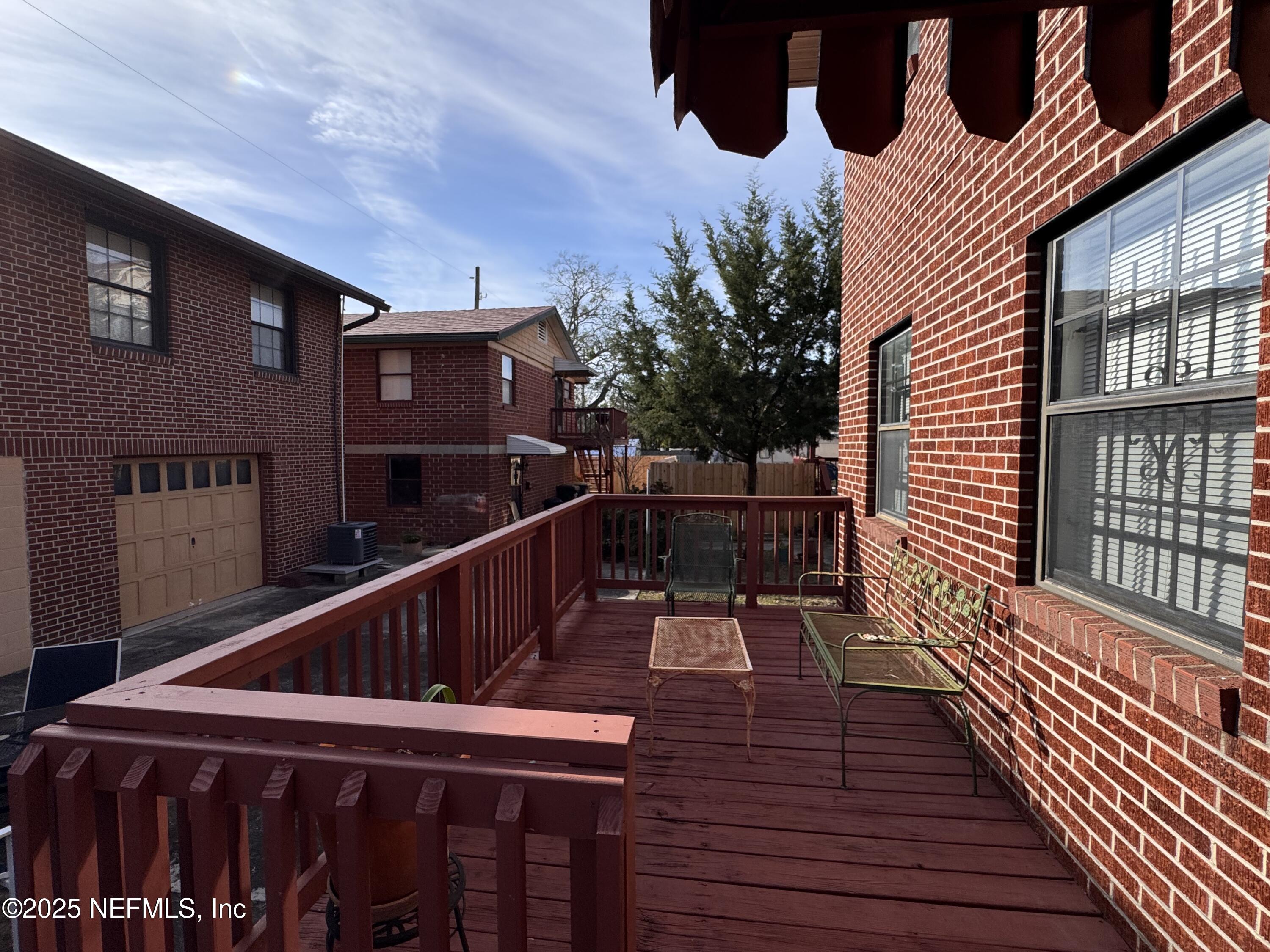 1843 HUBBARD Street