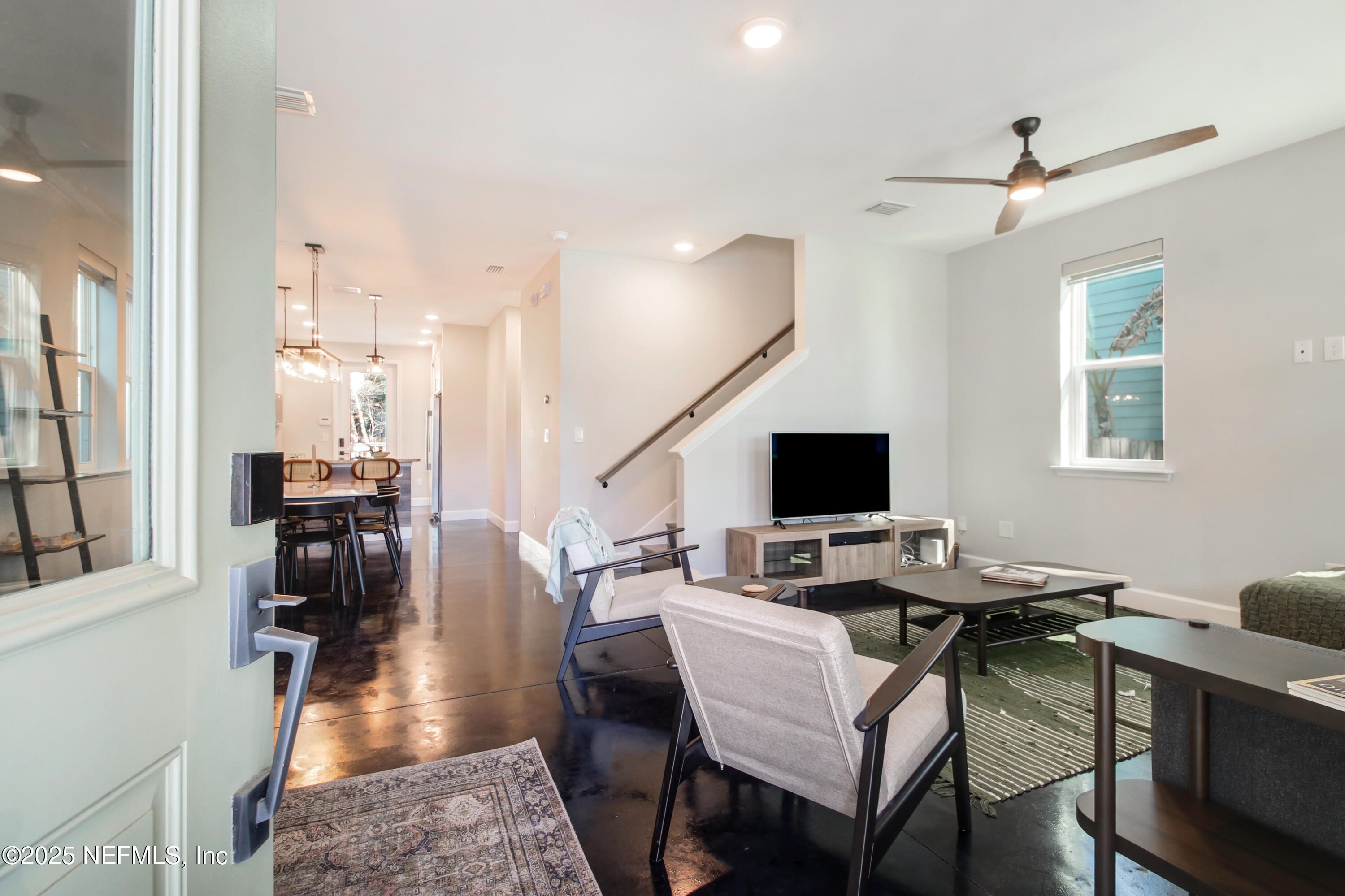 1245 WALNUT Street