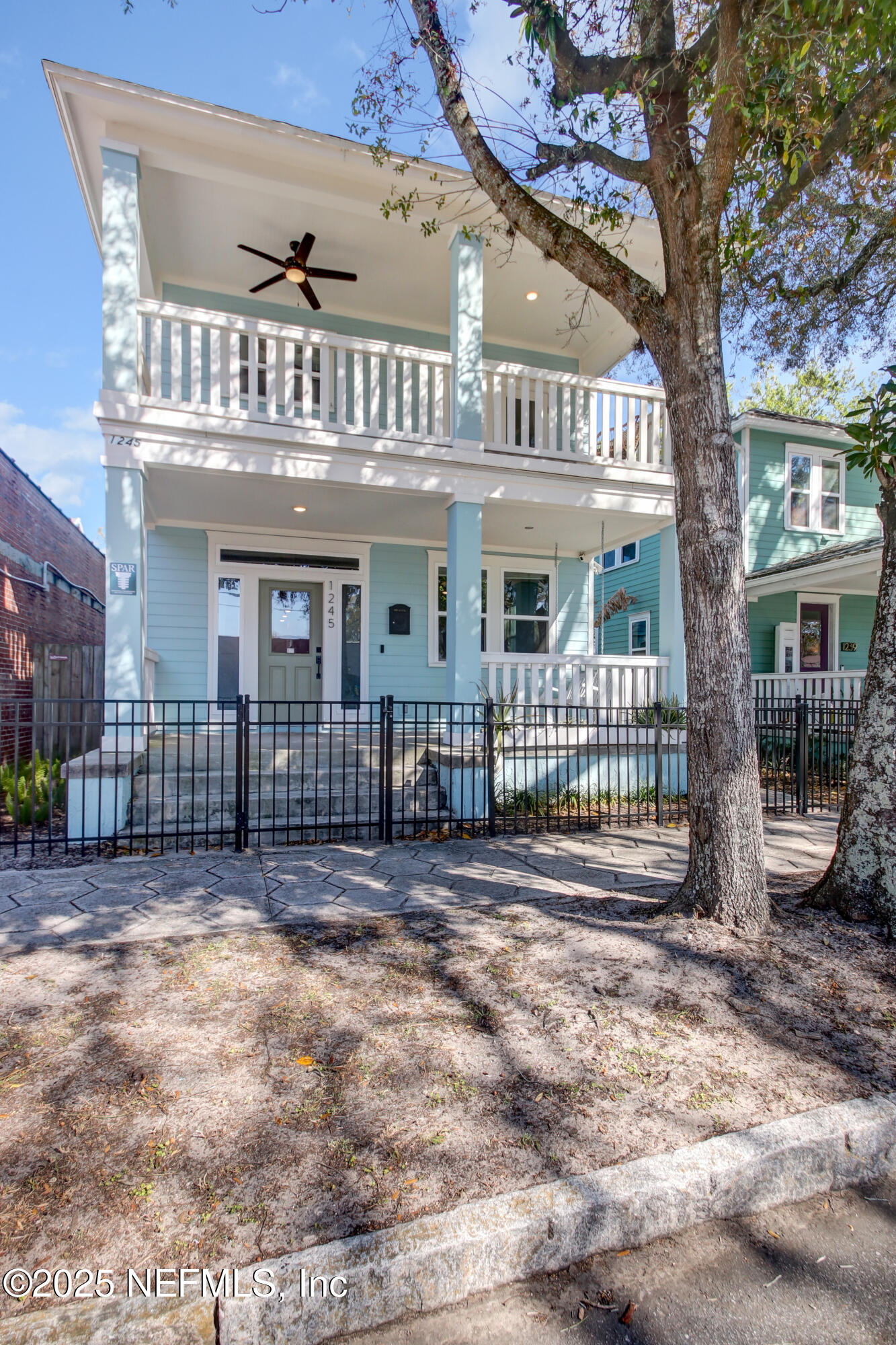 1245 WALNUT Street